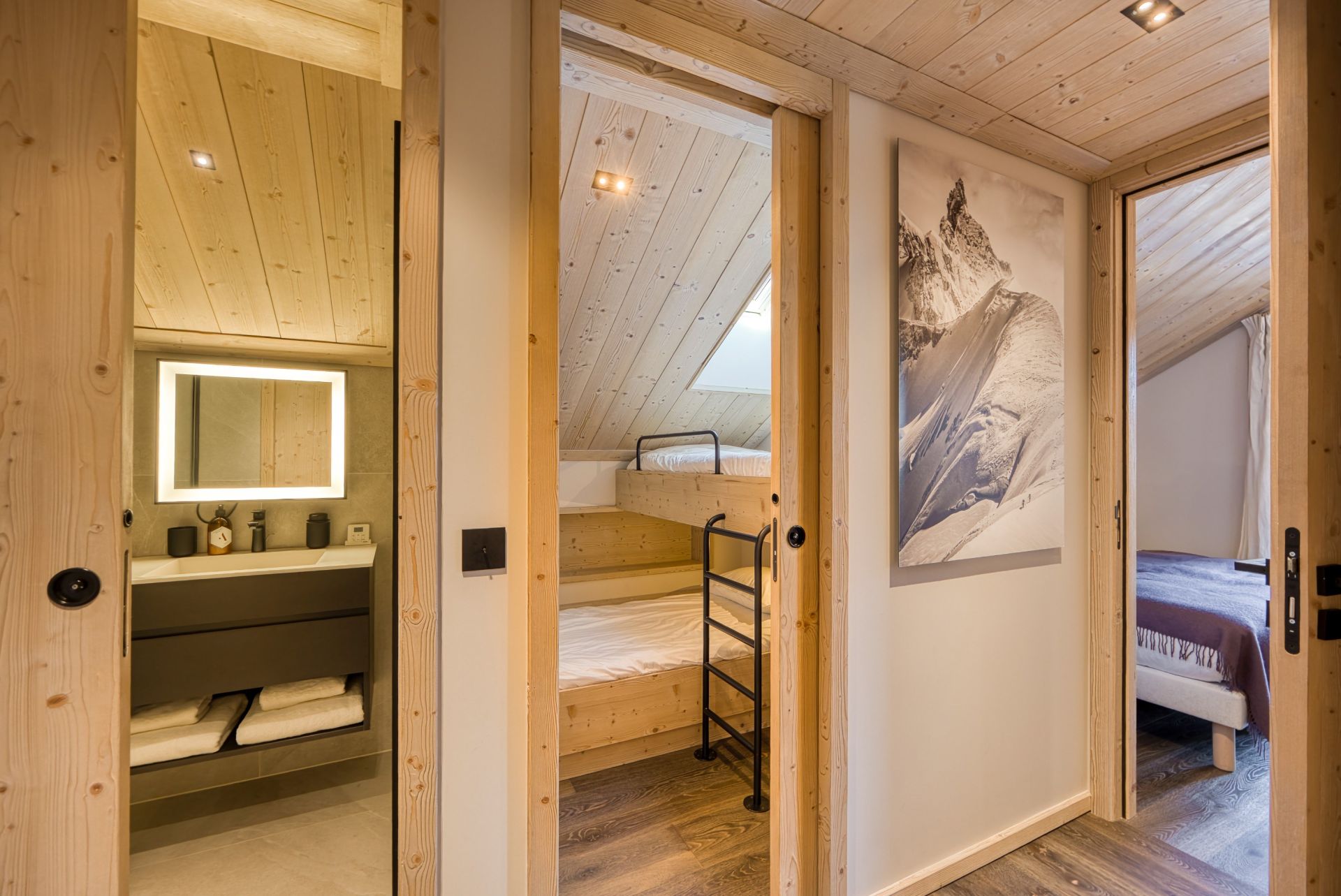 luxury apartment 6 Rooms for sale on MERIBEL LES ALLUES (73550)
