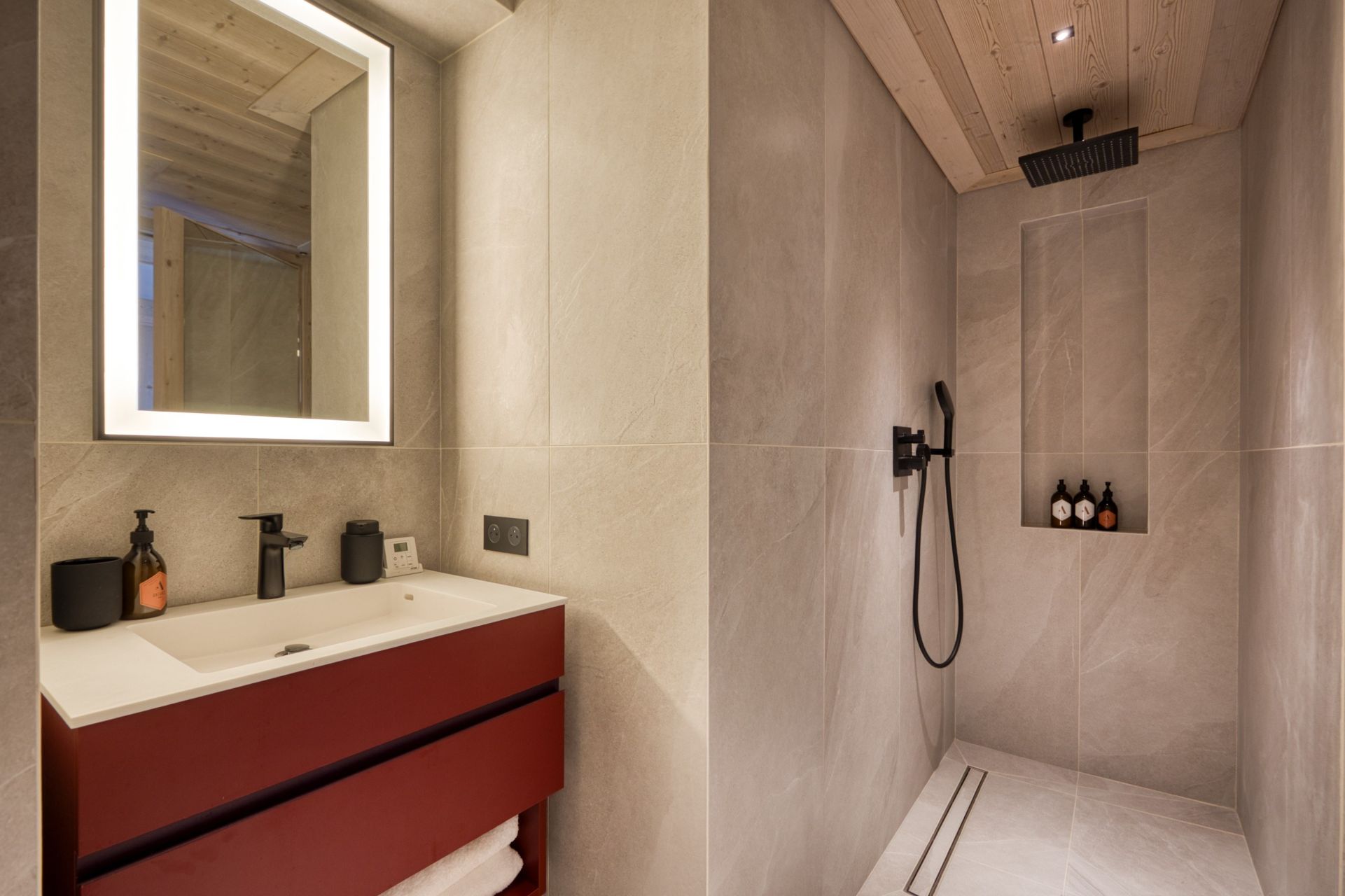 luxury apartment 6 Rooms for sale on MERIBEL LES ALLUES (73550)