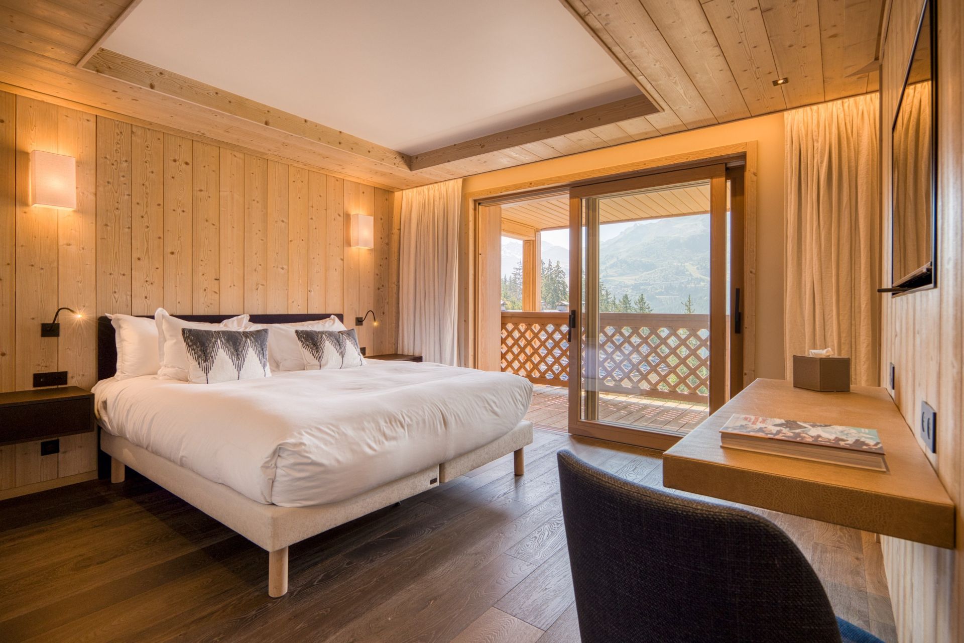 luxury apartment 6 Rooms for sale on MERIBEL LES ALLUES (73550)