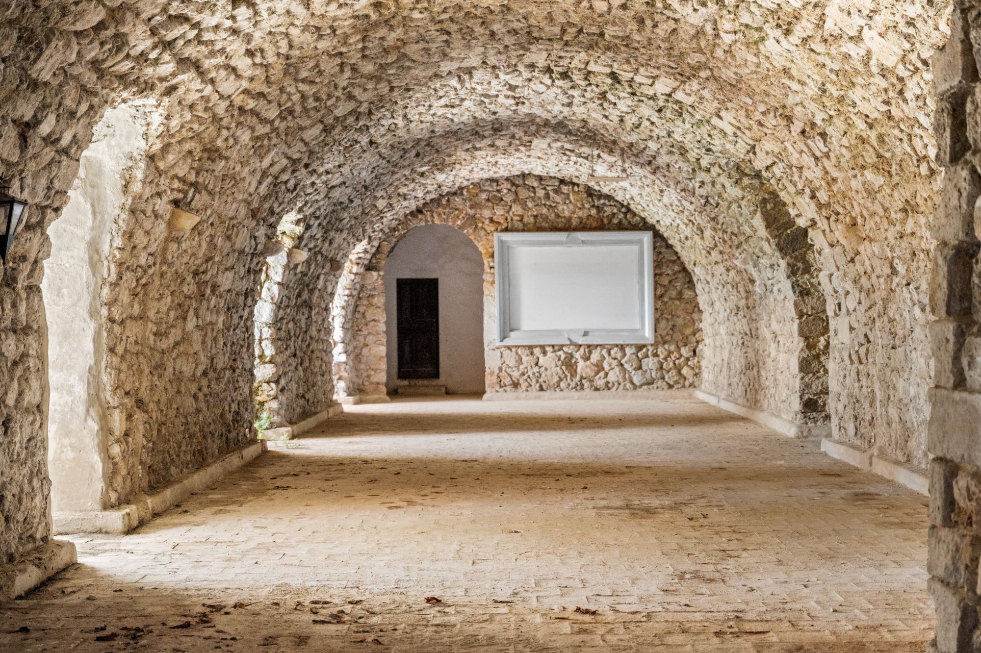 castle 100 Rooms for sale on LA VERDIERE (83560)