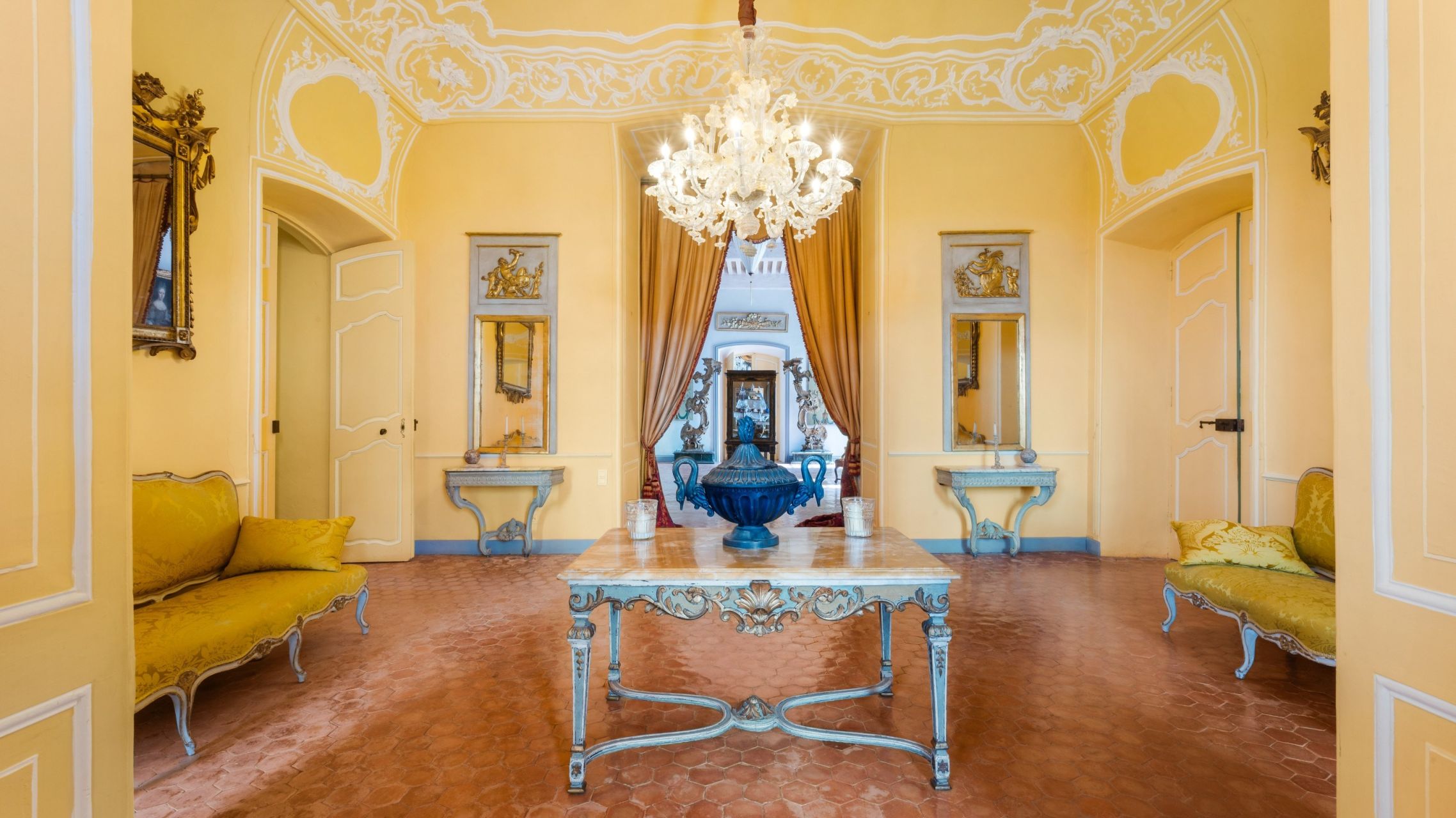 château 100 Pièces en vente sur LA VERDIERE (83560)