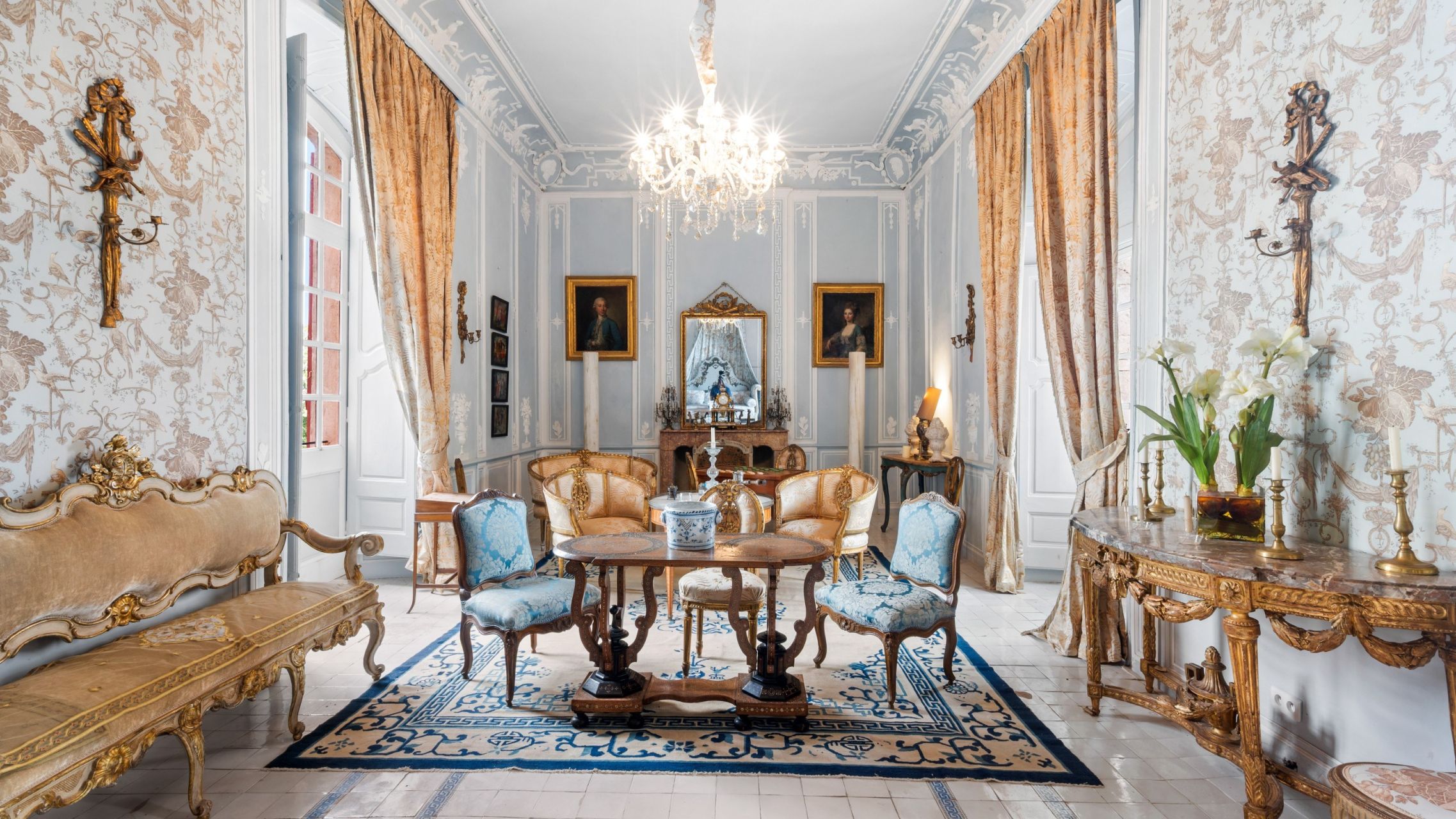 château 100 Pièces en vente sur LA VERDIERE (83560)