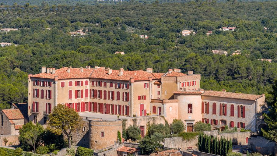 château 100 Pièces en vente sur LA VERDIERE (83560)