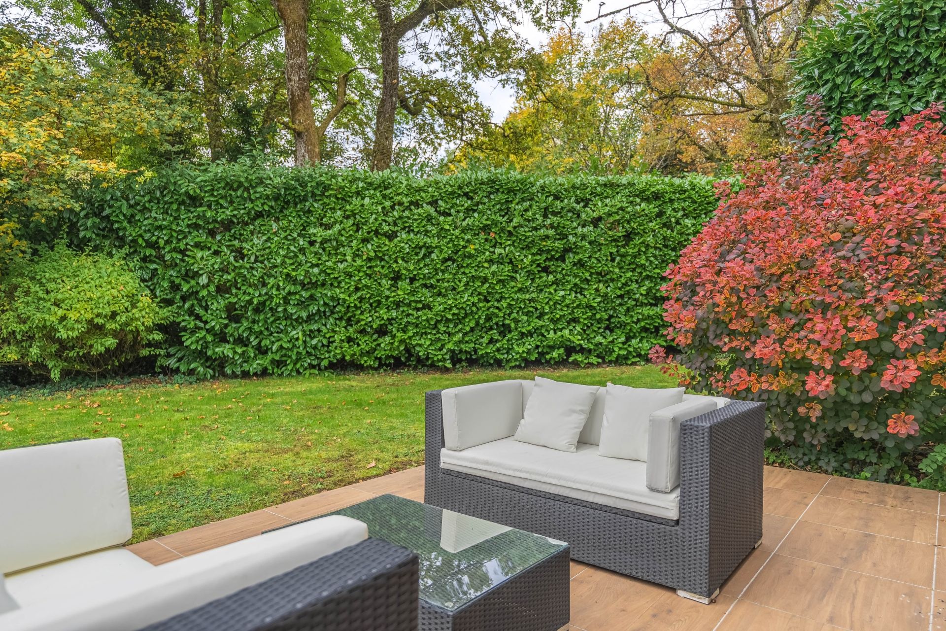 luxury house 6 Rooms for sale on ECHENEVEX (01170)