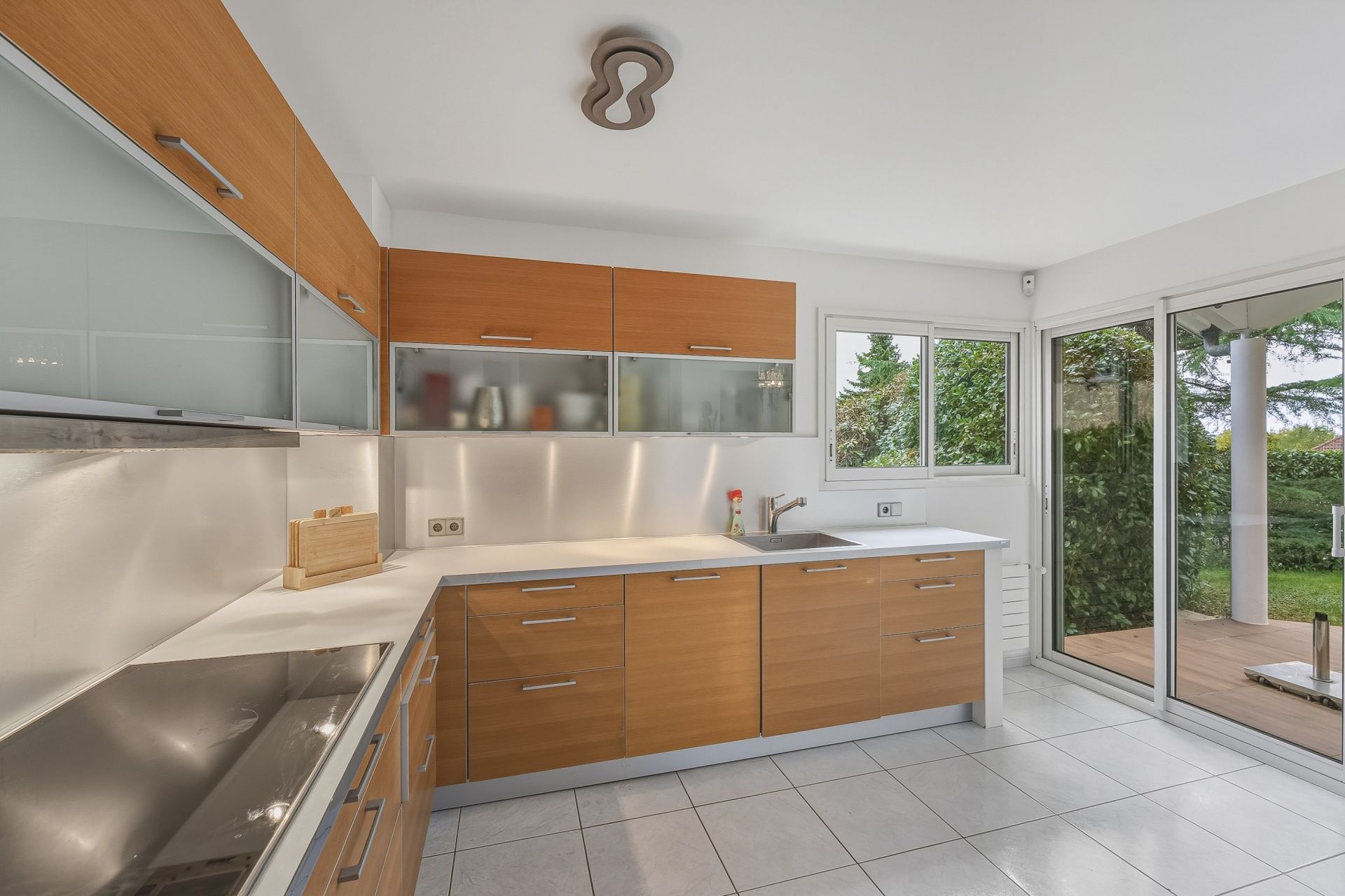 luxury house 6 Rooms for sale on ECHENEVEX (01170)