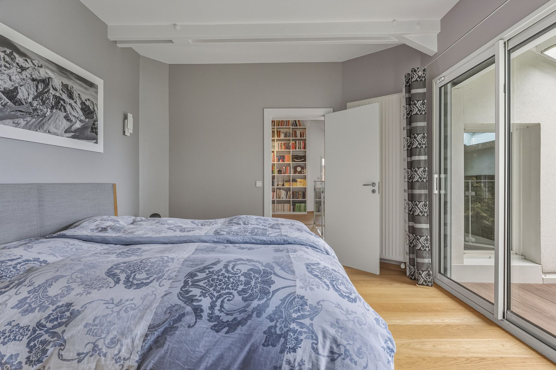 luxury house 6 Rooms for sale on ECHENEVEX (01170)