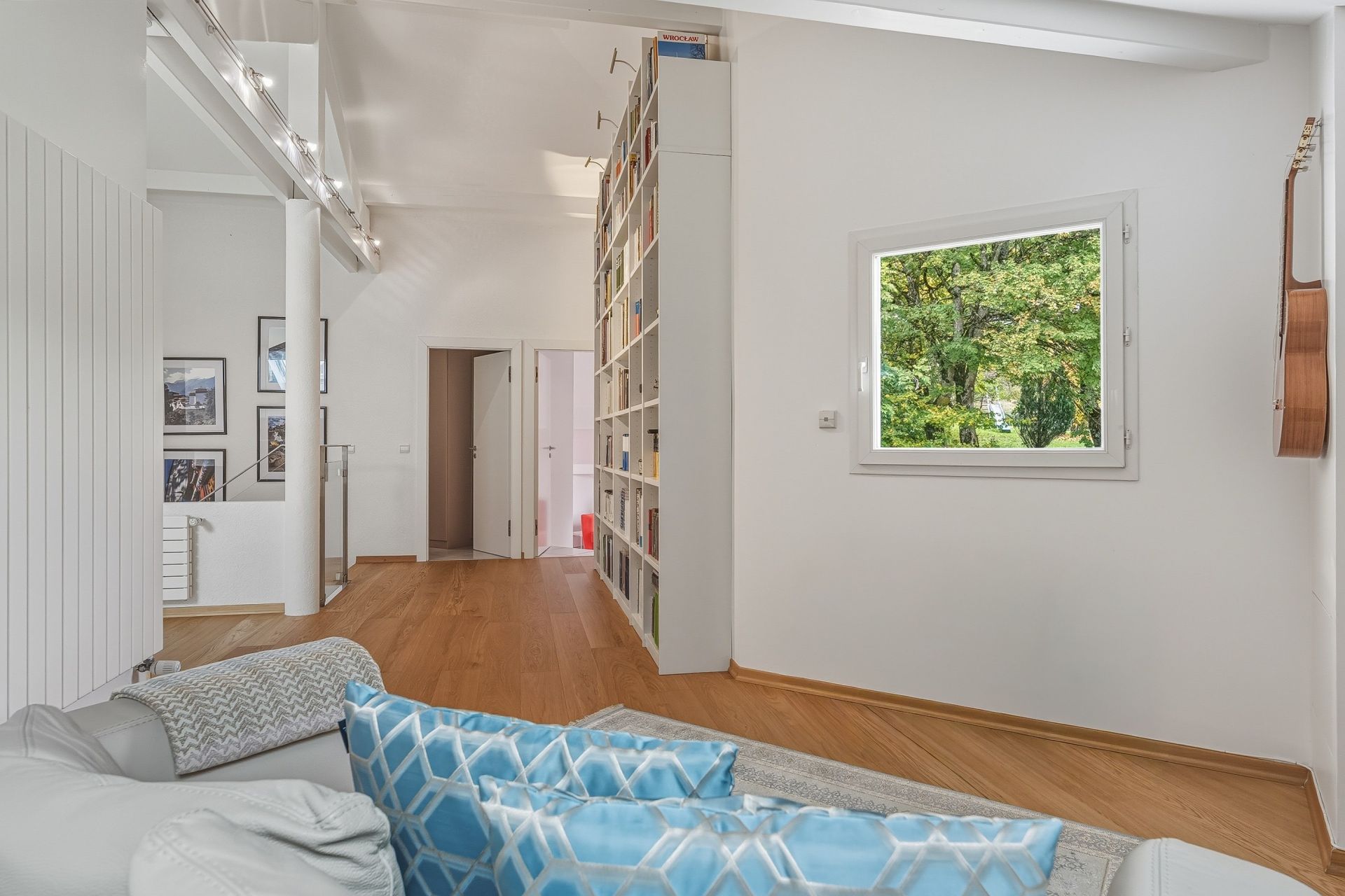 luxury house 6 Rooms for sale on ECHENEVEX (01170)