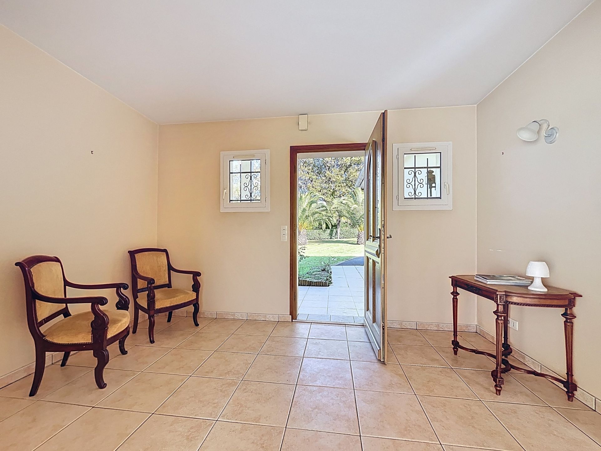 luxury house 4 Rooms for sale on URRUGNE (64122)