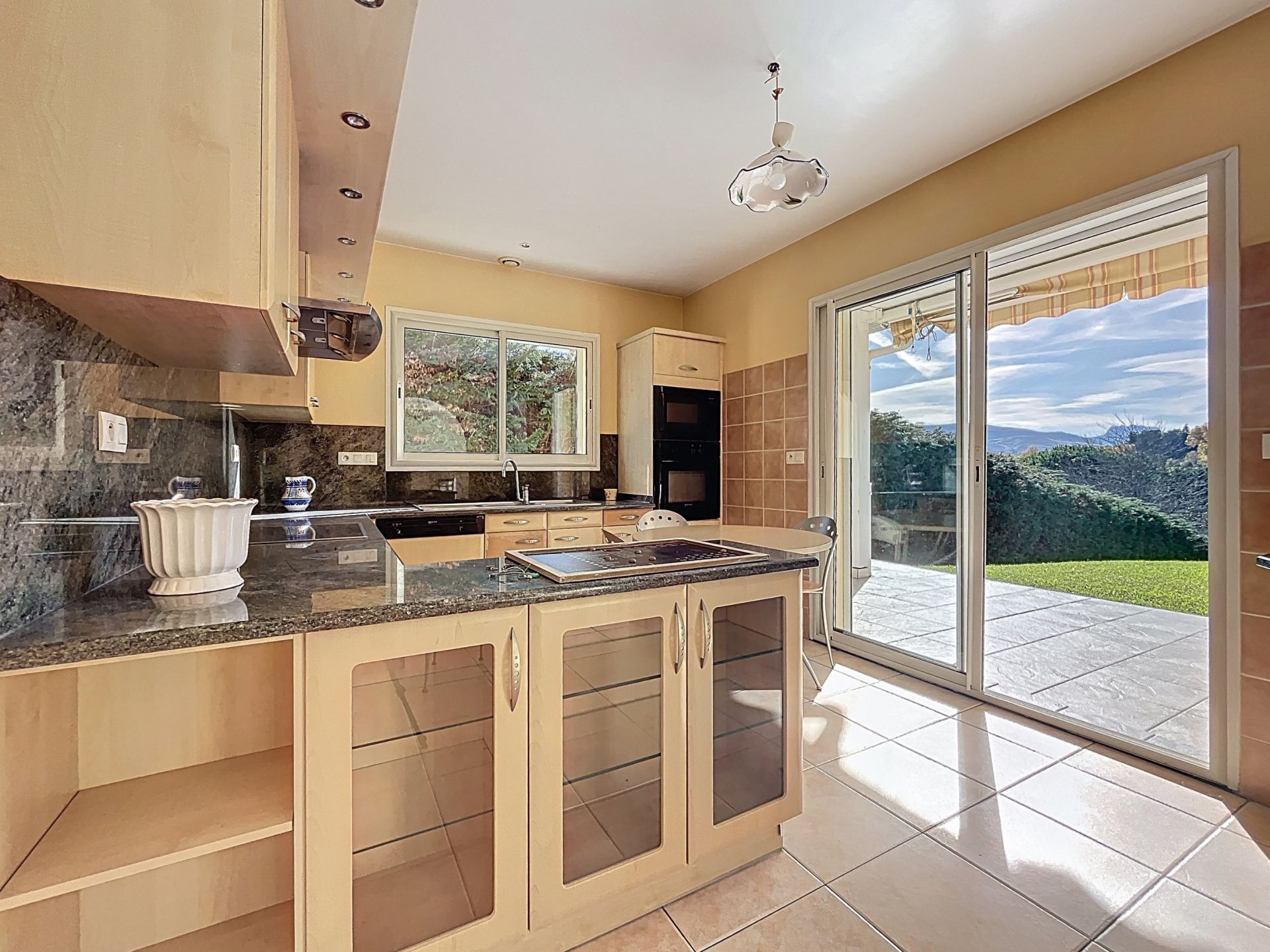 luxury house 4 Rooms for sale on URRUGNE (64122)