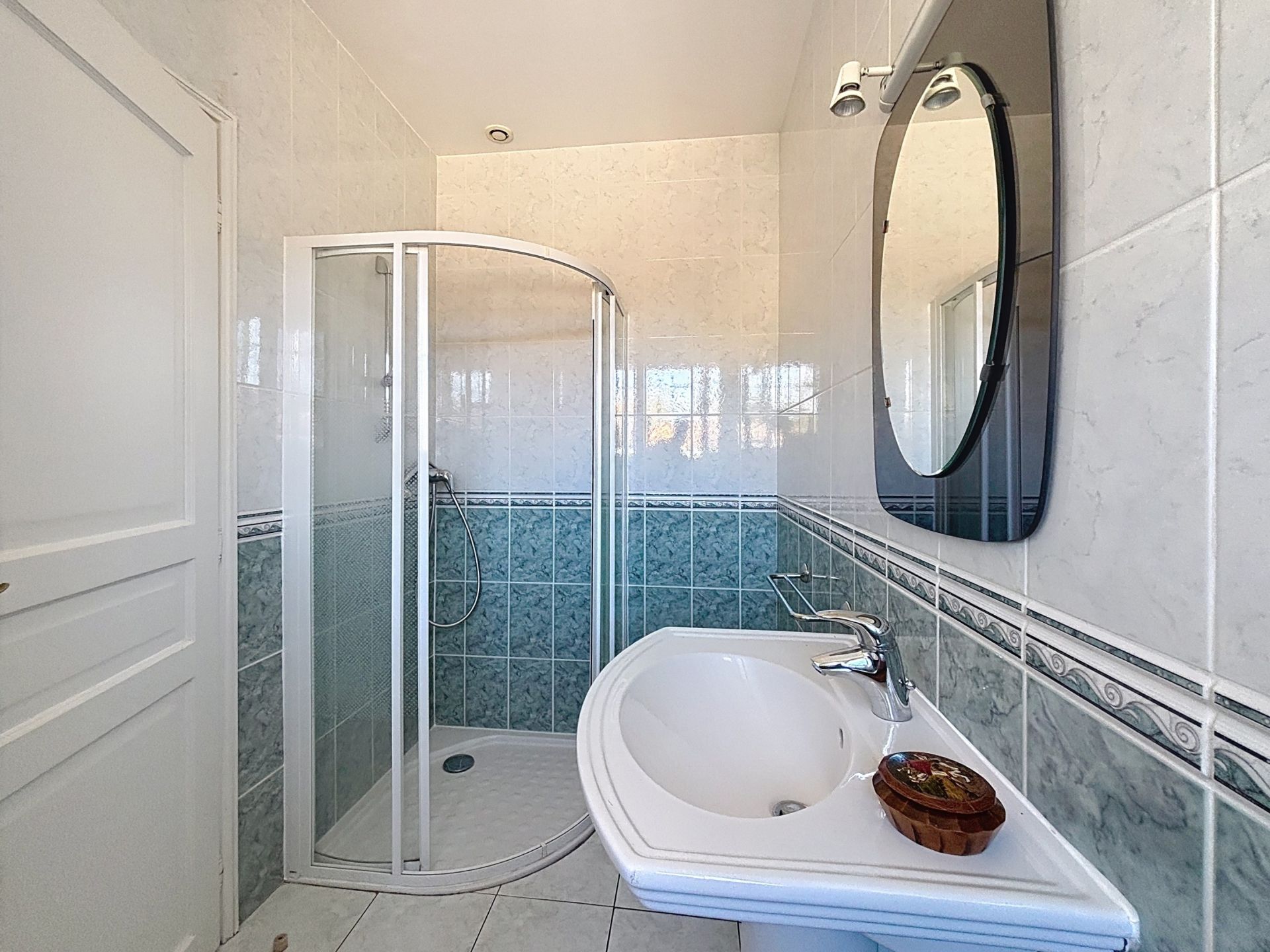 luxury house 4 Rooms for sale on URRUGNE (64122)