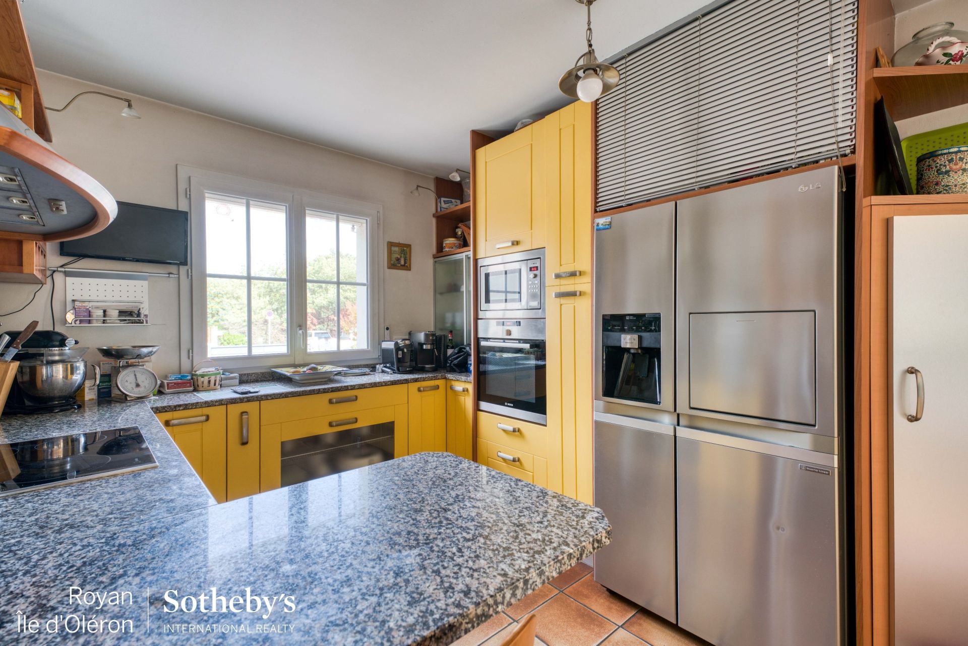 luxury house 7 Rooms for sale on LE GRAND VILLAGE PLAGE (17370)