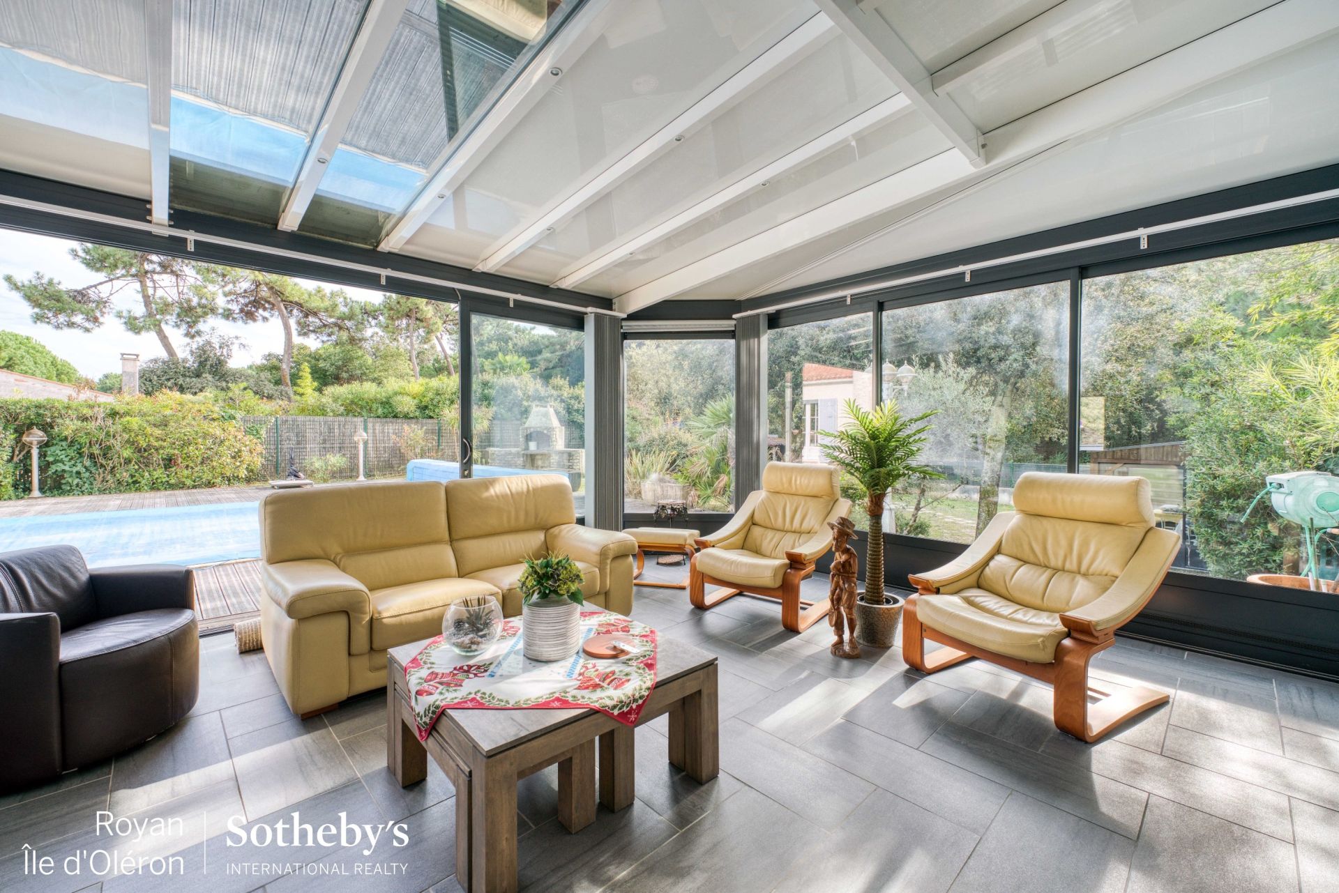 luxury house 7 Rooms for sale on LE GRAND VILLAGE PLAGE (17370)