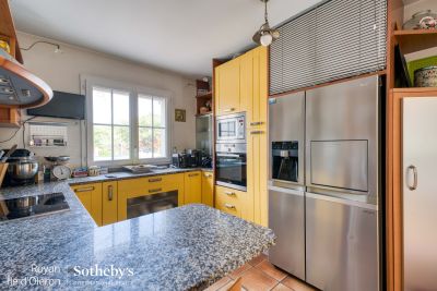 Sale Luxury house Le Grand-Village-Plage 7 Rooms 170 m²