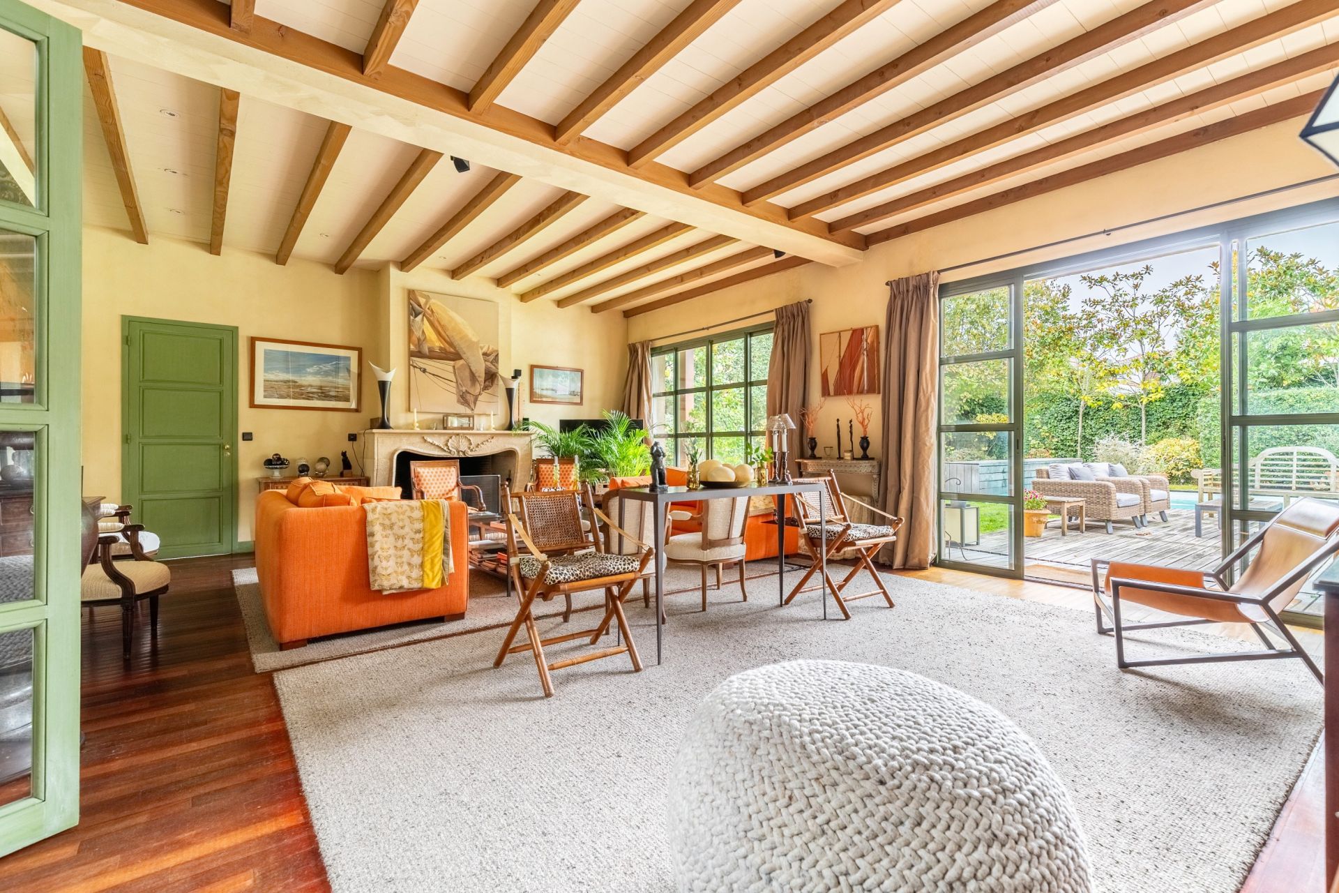 luxury house 10 Rooms for sale on BORDEAUX (33000)