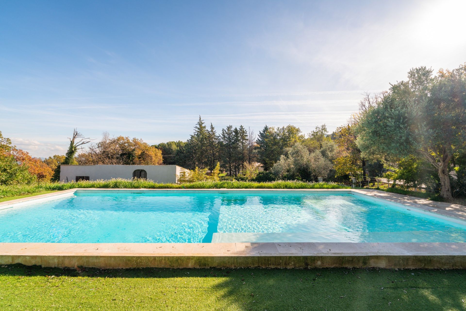 maison traditionnelle de luxe 8 Pièces en vente sur MIMET (13105)