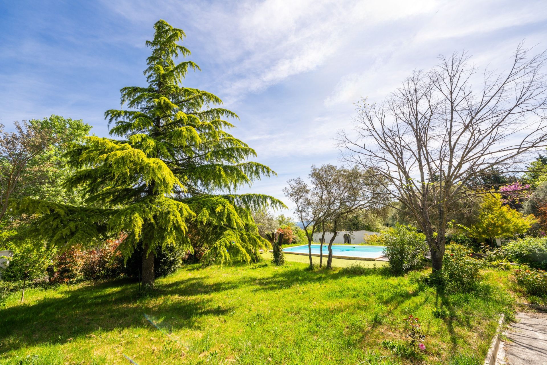 luxury traditional house 8 Rooms for sale on MIMET (13105)