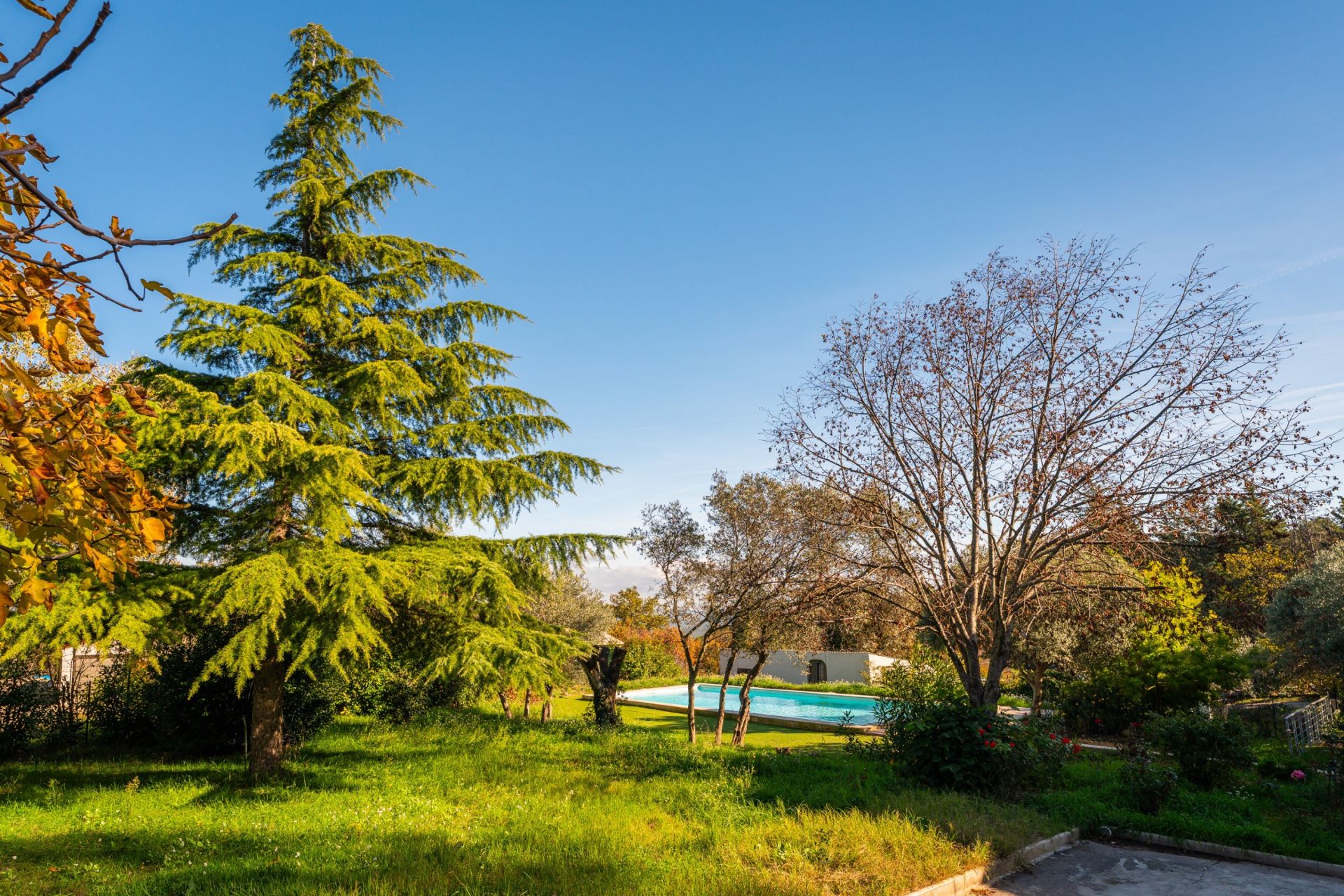 maison traditionnelle de luxe 8 Pièces en vente sur MIMET (13105)