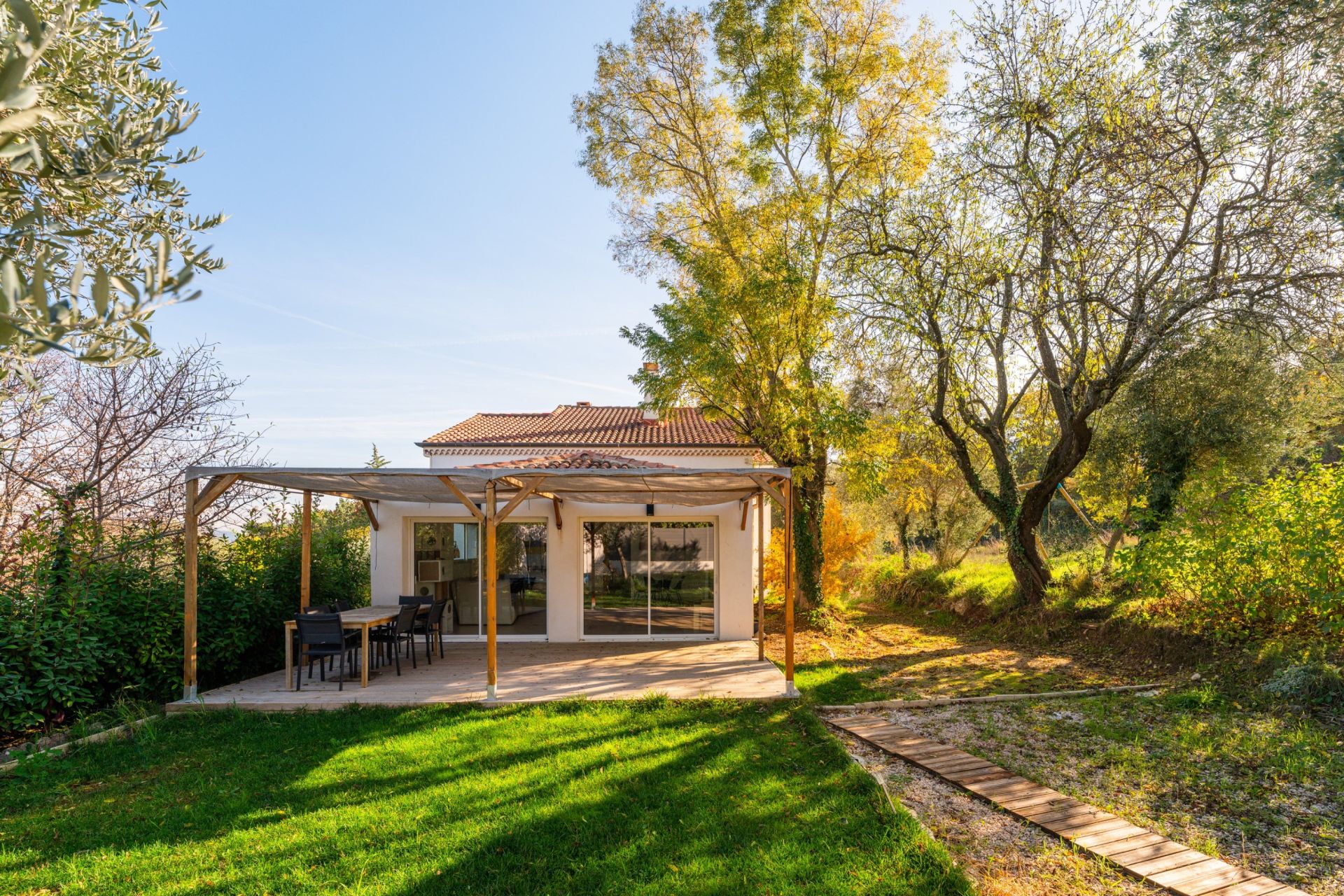 maison traditionnelle de luxe 8 Pièces en vente sur MIMET (13105)