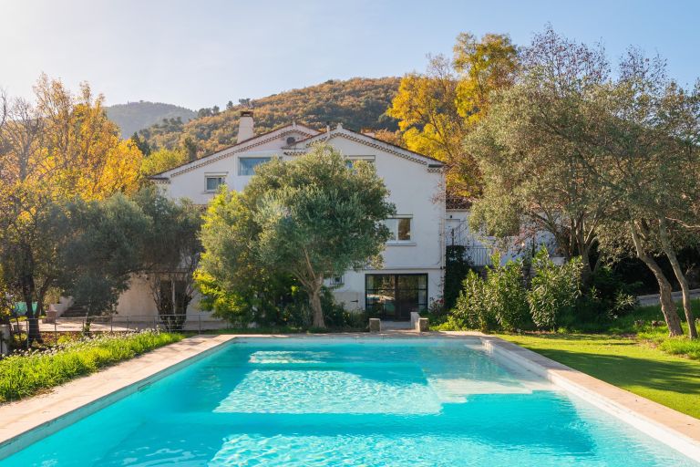 maison traditionnelle de luxe 8 Pièces en vente sur MIMET (13105)