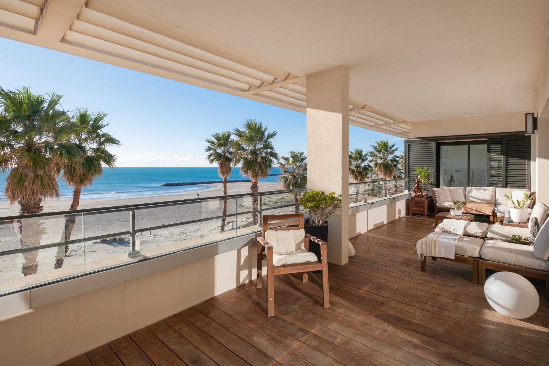 luxury apartment 4 Rooms for sale on SETE (34200)