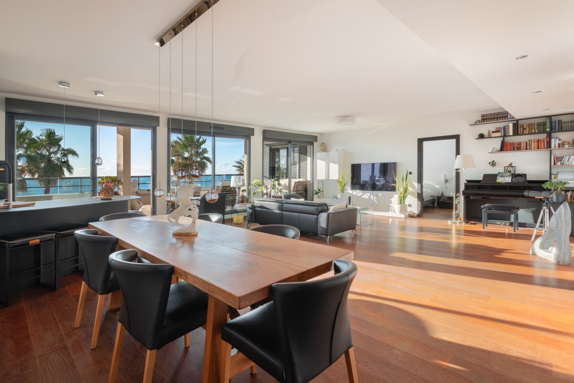 luxury apartment 4 Rooms for sale on SETE (34200)