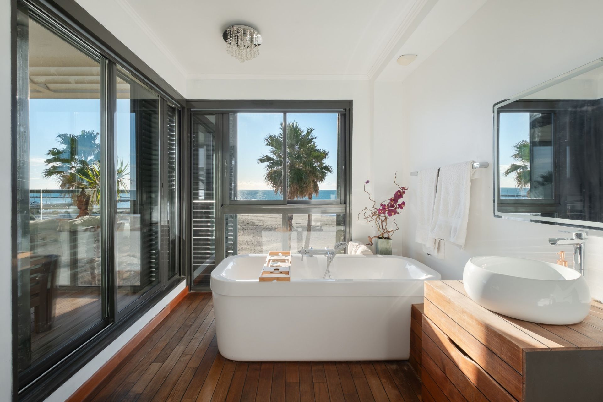 luxury apartment 4 Rooms for sale on SETE (34200)