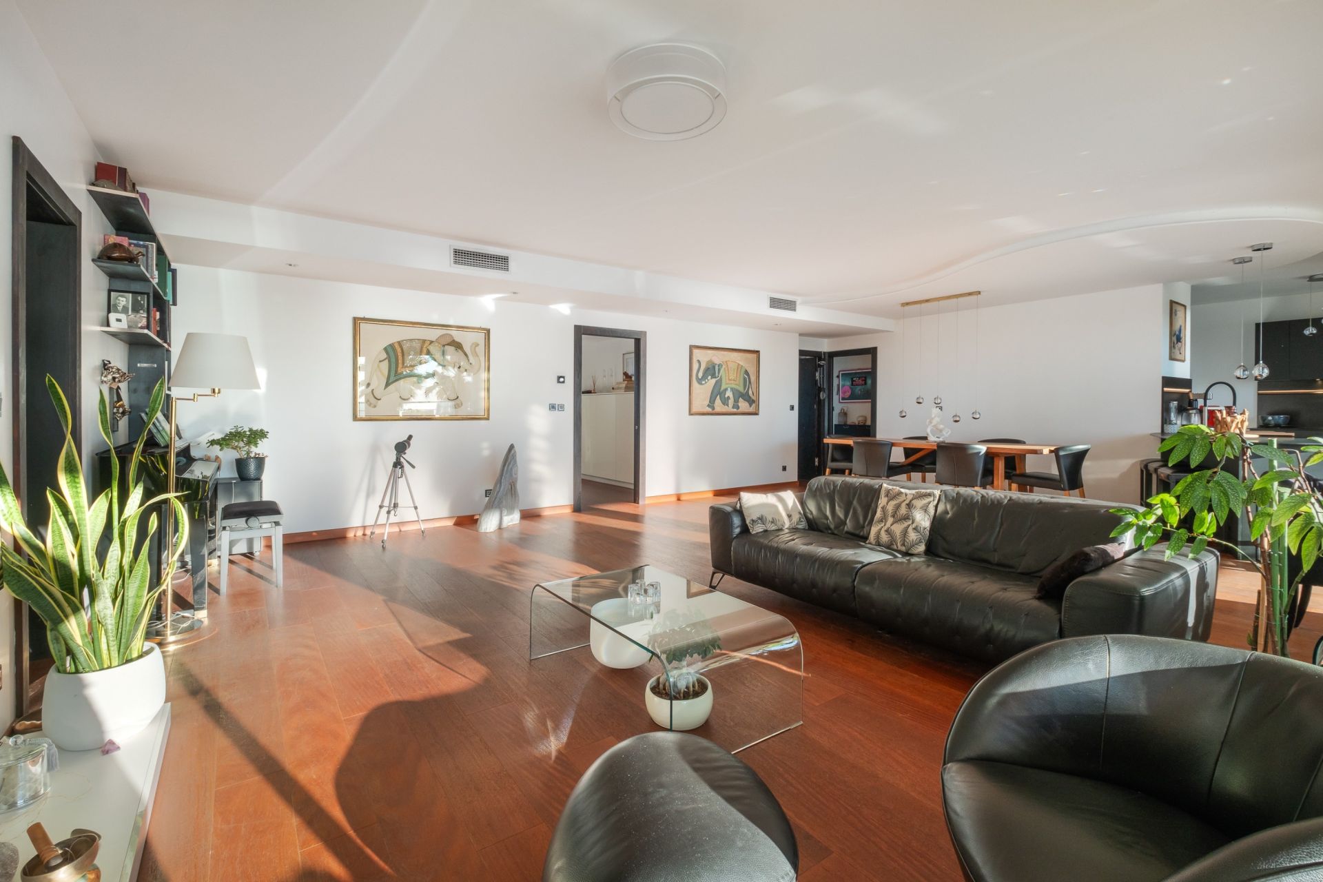 luxury apartment 4 Rooms for sale on SETE (34200)