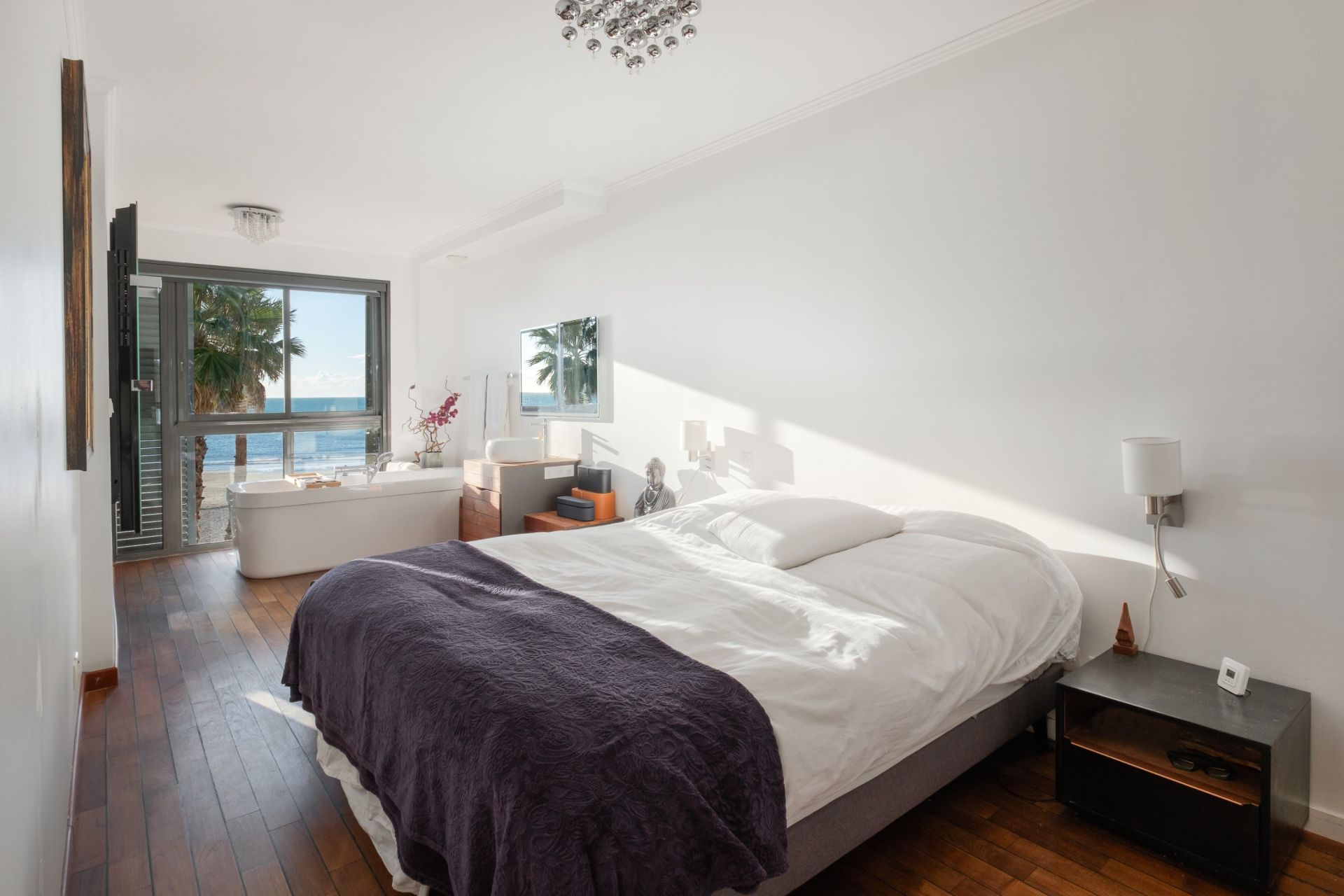 luxury apartment 4 Rooms for sale on SETE (34200)