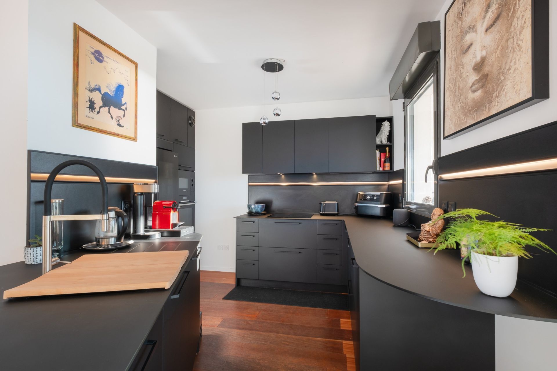 luxury apartment 4 Rooms for sale on SETE (34200)