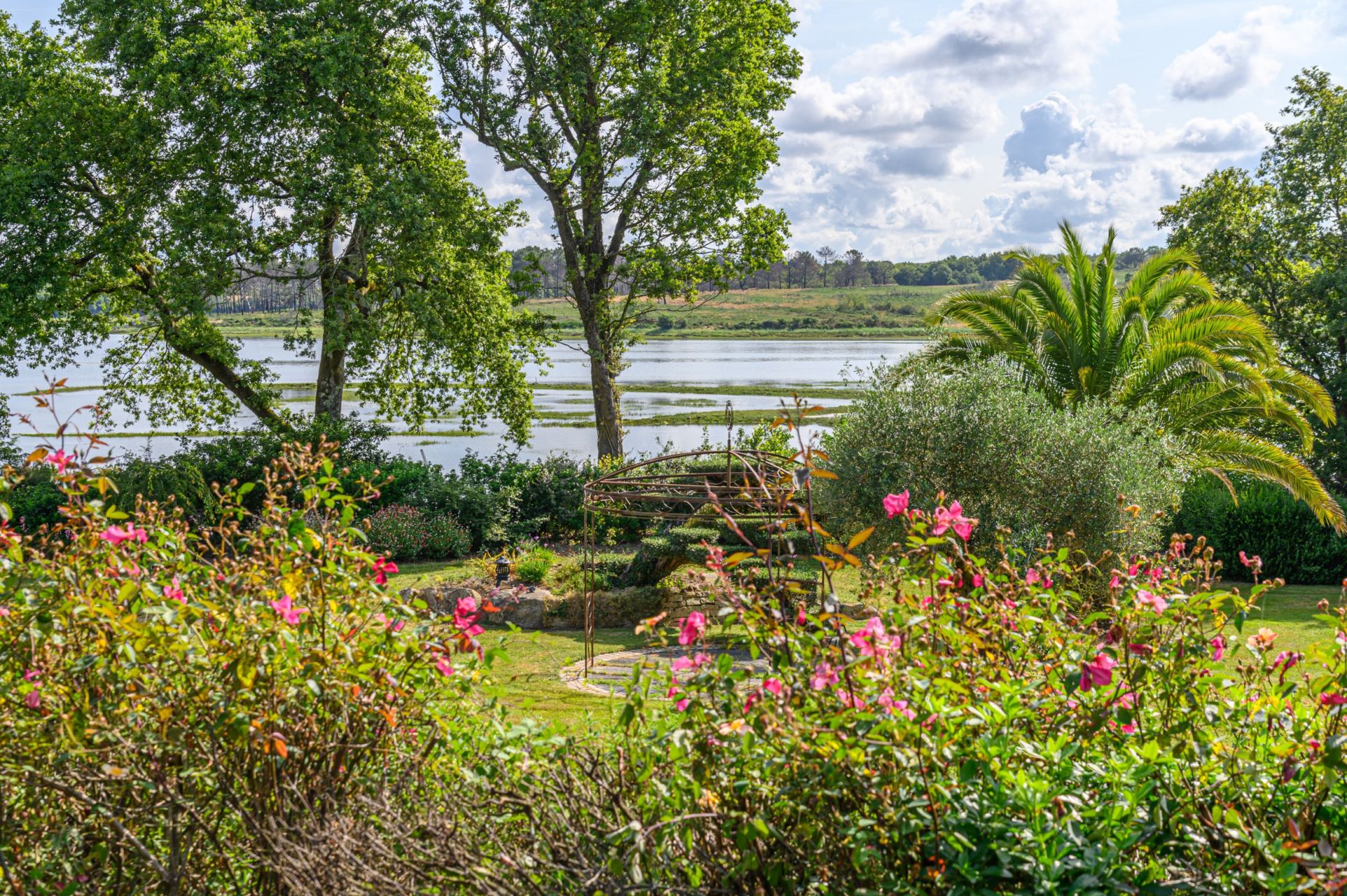 contemporary house 10 Rooms for sale on ARRADON (56610)