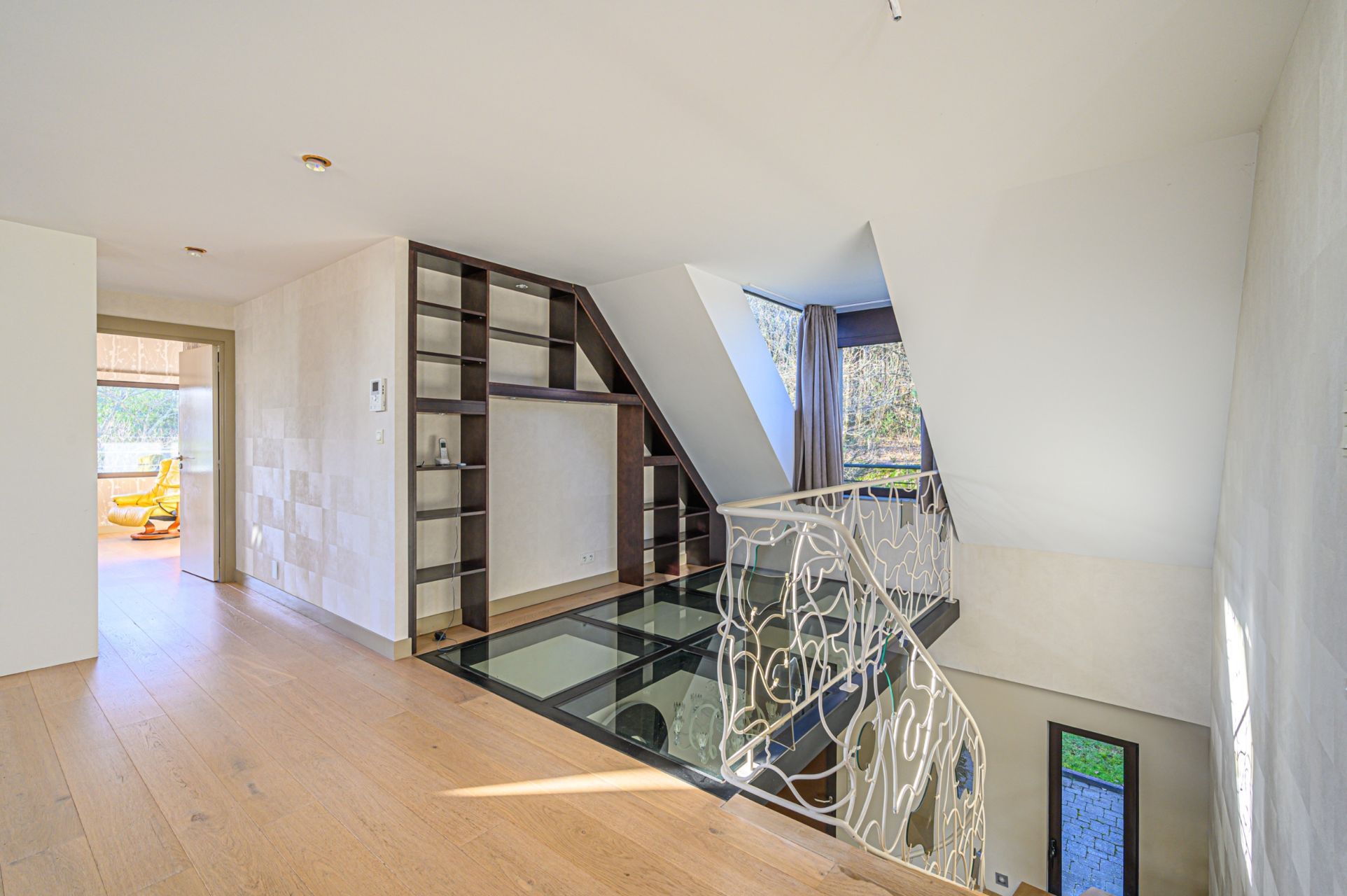 contemporary house 10 Rooms for sale on ARRADON (56610)