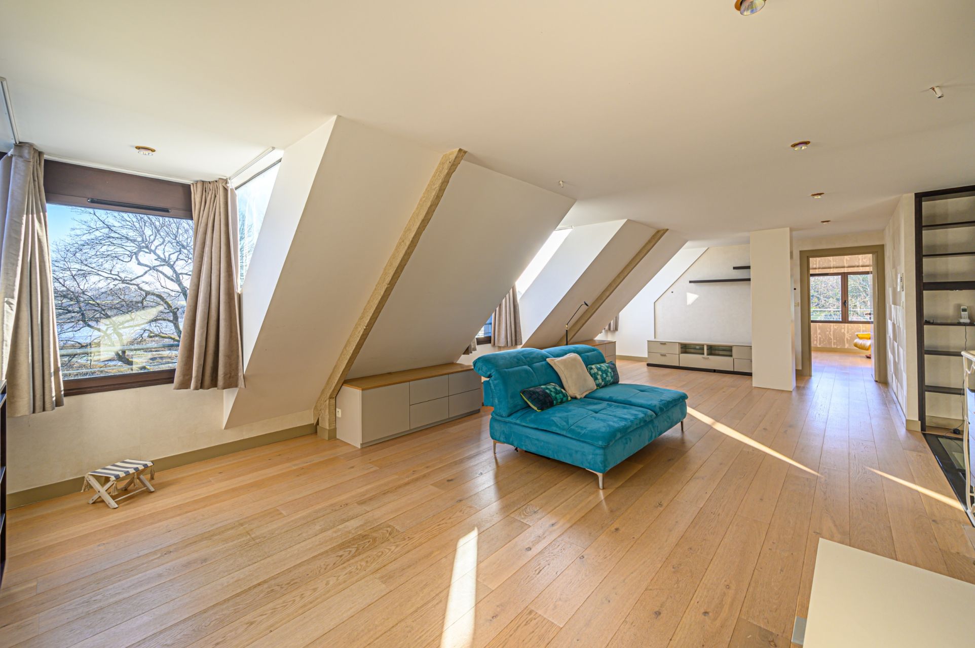 contemporary house 10 Rooms for sale on ARRADON (56610)