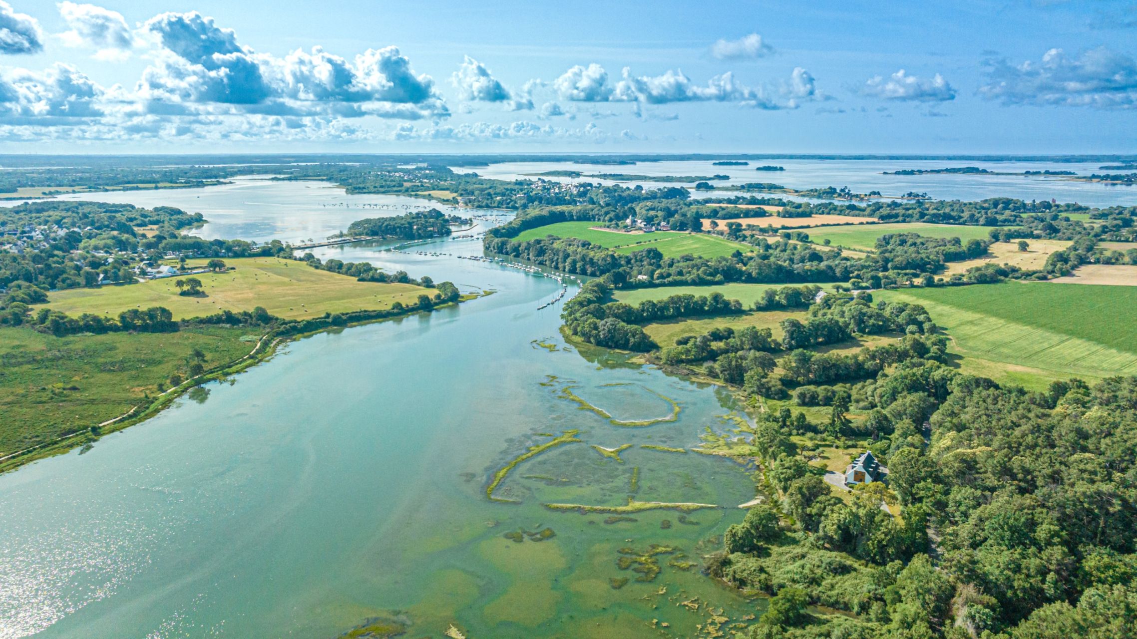 contemporary house 10 Rooms for sale on ARRADON (56610)