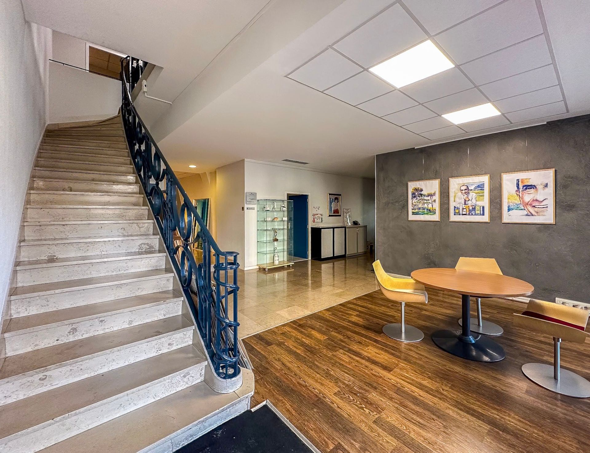 Art Deco building for sale on LAVAUR (81500)