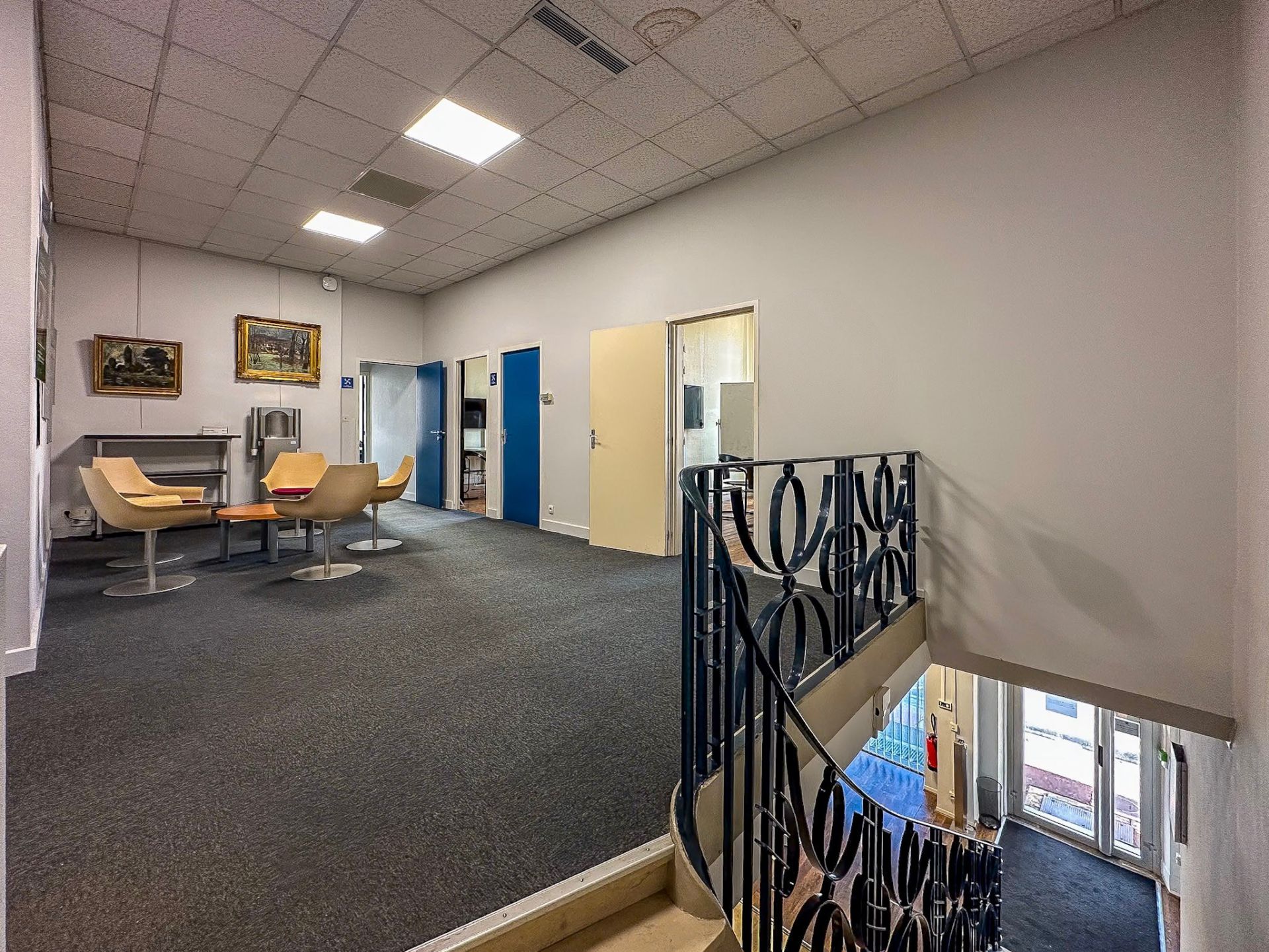 Art Deco building for sale on LAVAUR (81500)