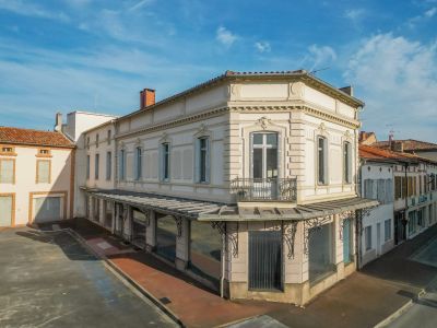 Sale Art Deco building Lavaur 1536 m²