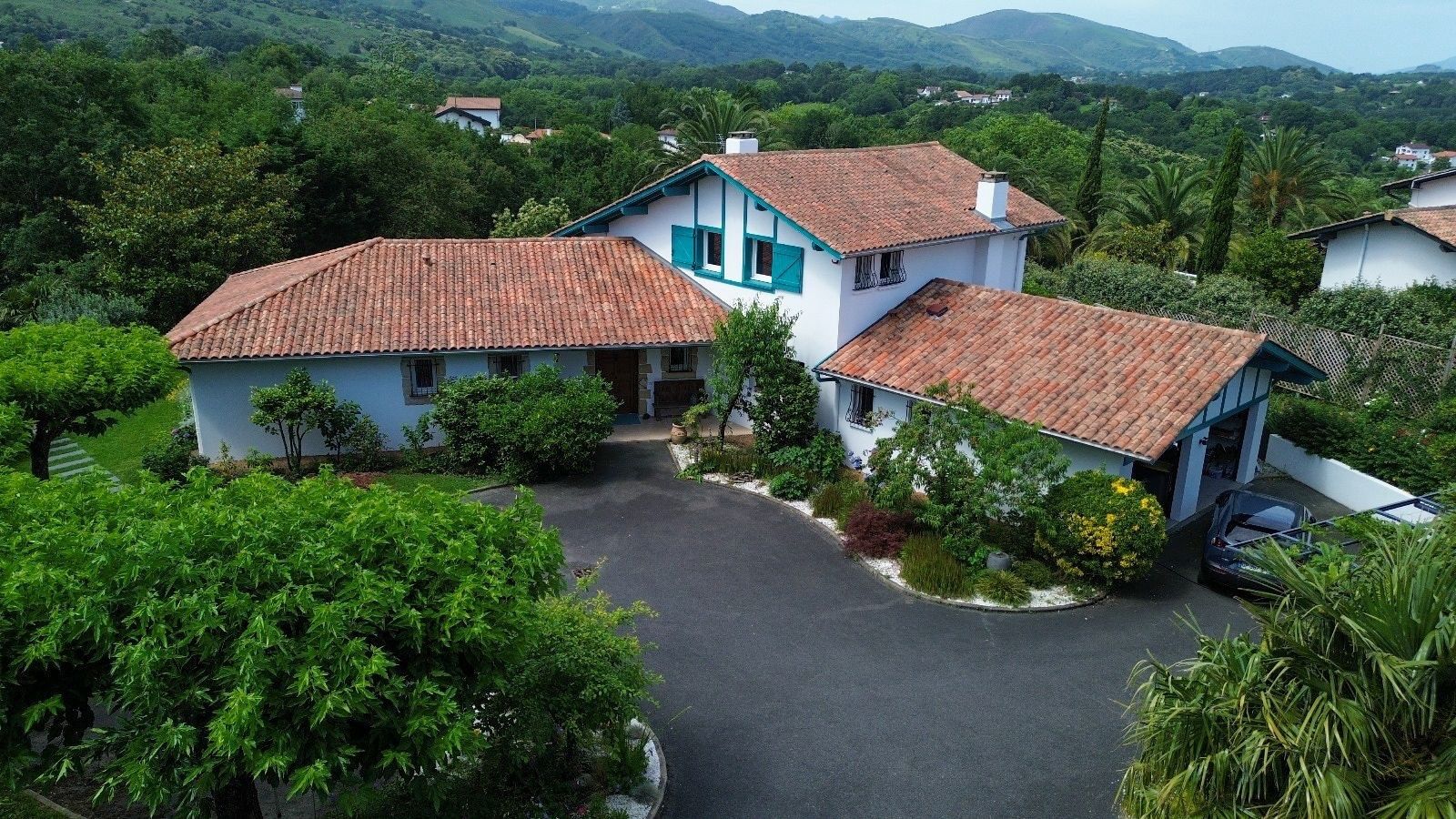 luxury house 7 Rooms for sale on ASCAIN (64310)