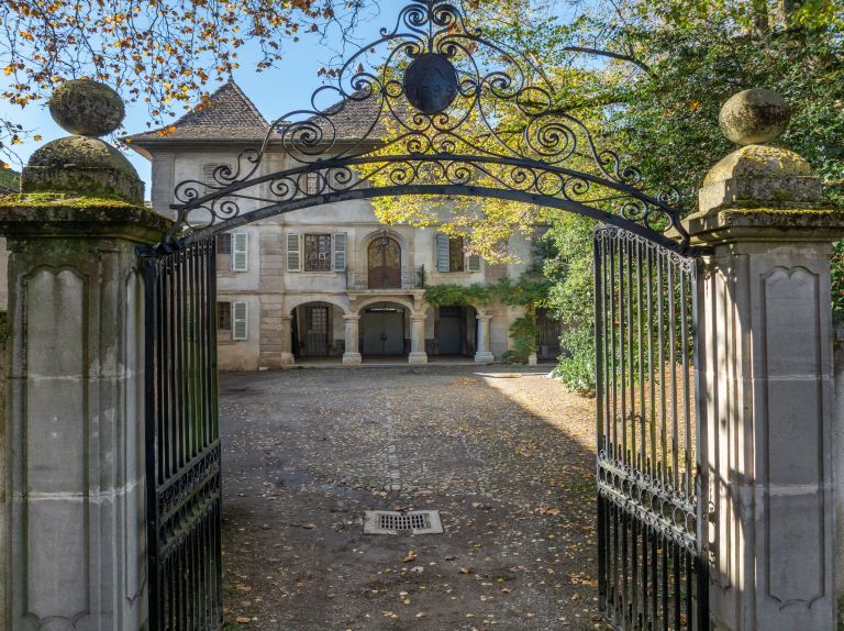maison de luxe 15 Pièces en vente sur DOUVAINE (74140)