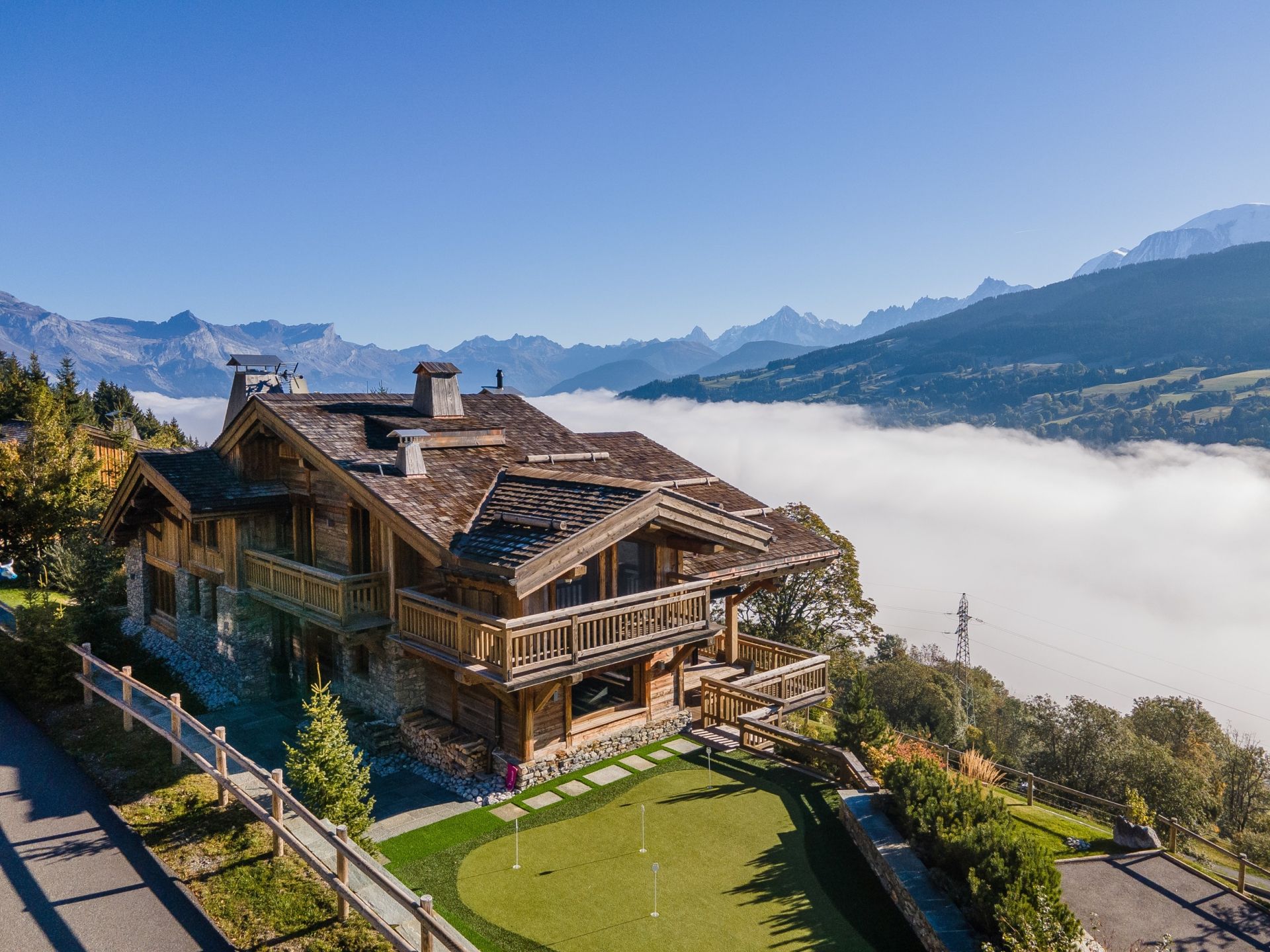 luxury chalet 10 Rooms for sale on MEGEVE (74120)