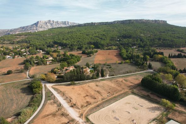 Sale Luxury house Beaurecueil 20&nbsp;Rooms 1300&nbsp;m²