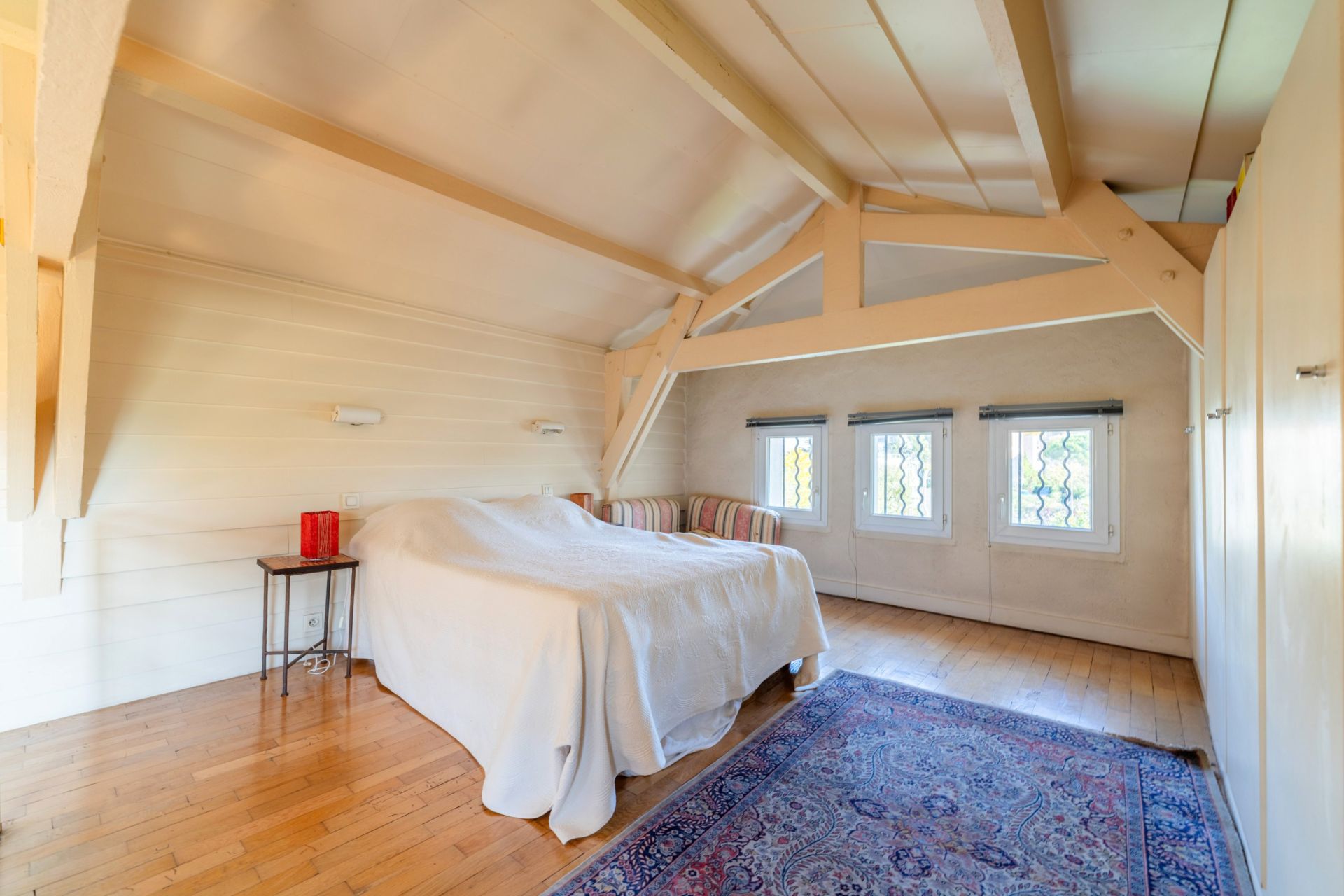 mansion 7 Rooms for sale on MARSEILLE (13008)