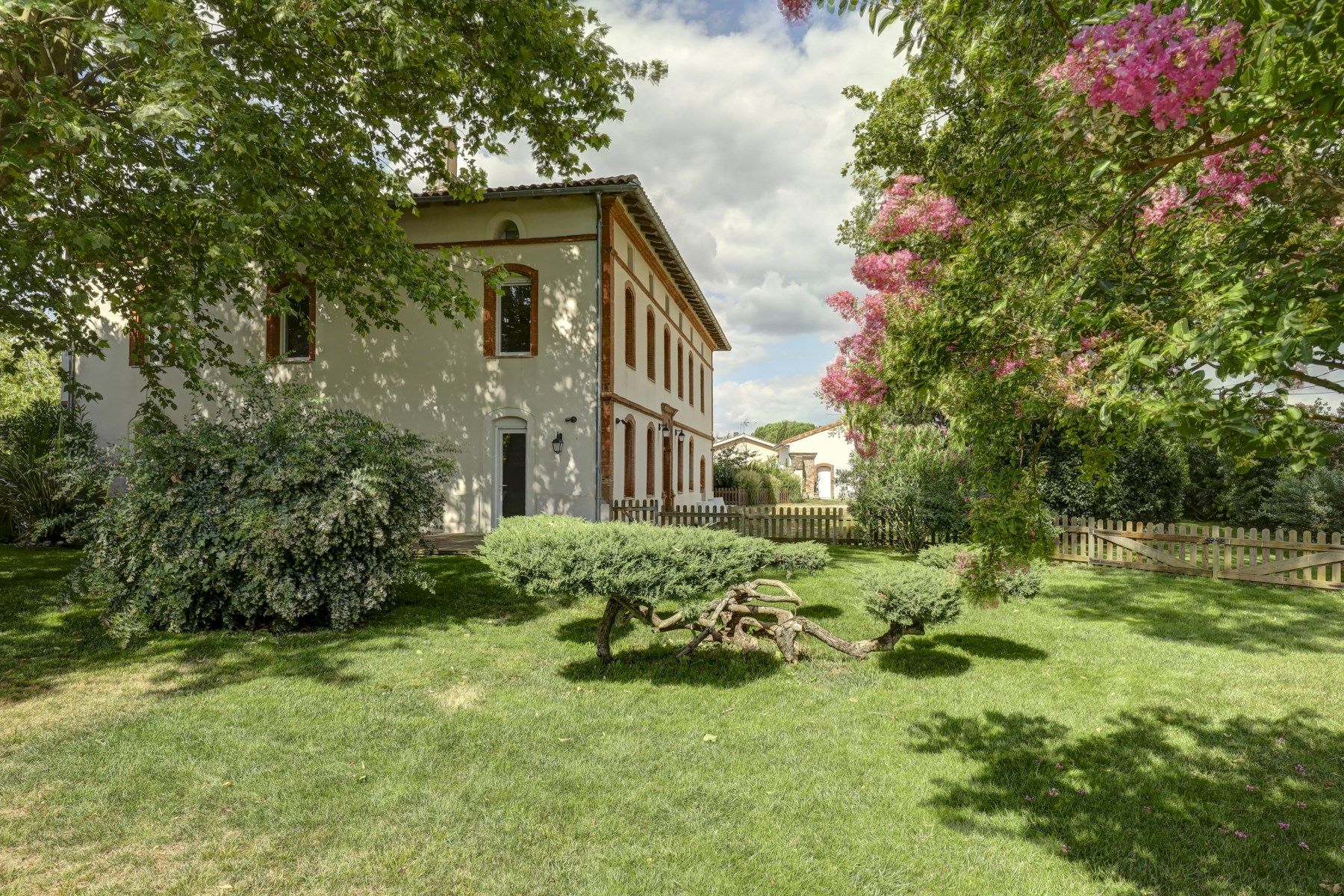 luxury house 15 Rooms for sale on COUFOULEUX (81800)