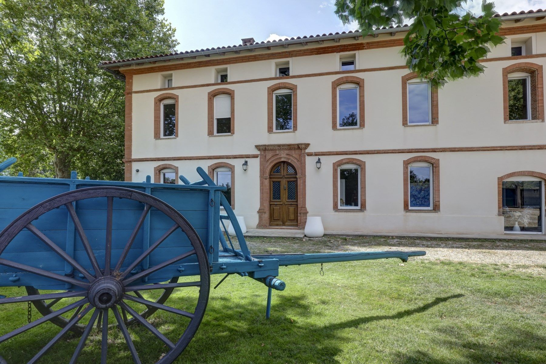 luxury house 15 Rooms for sale on COUFOULEUX (81800)