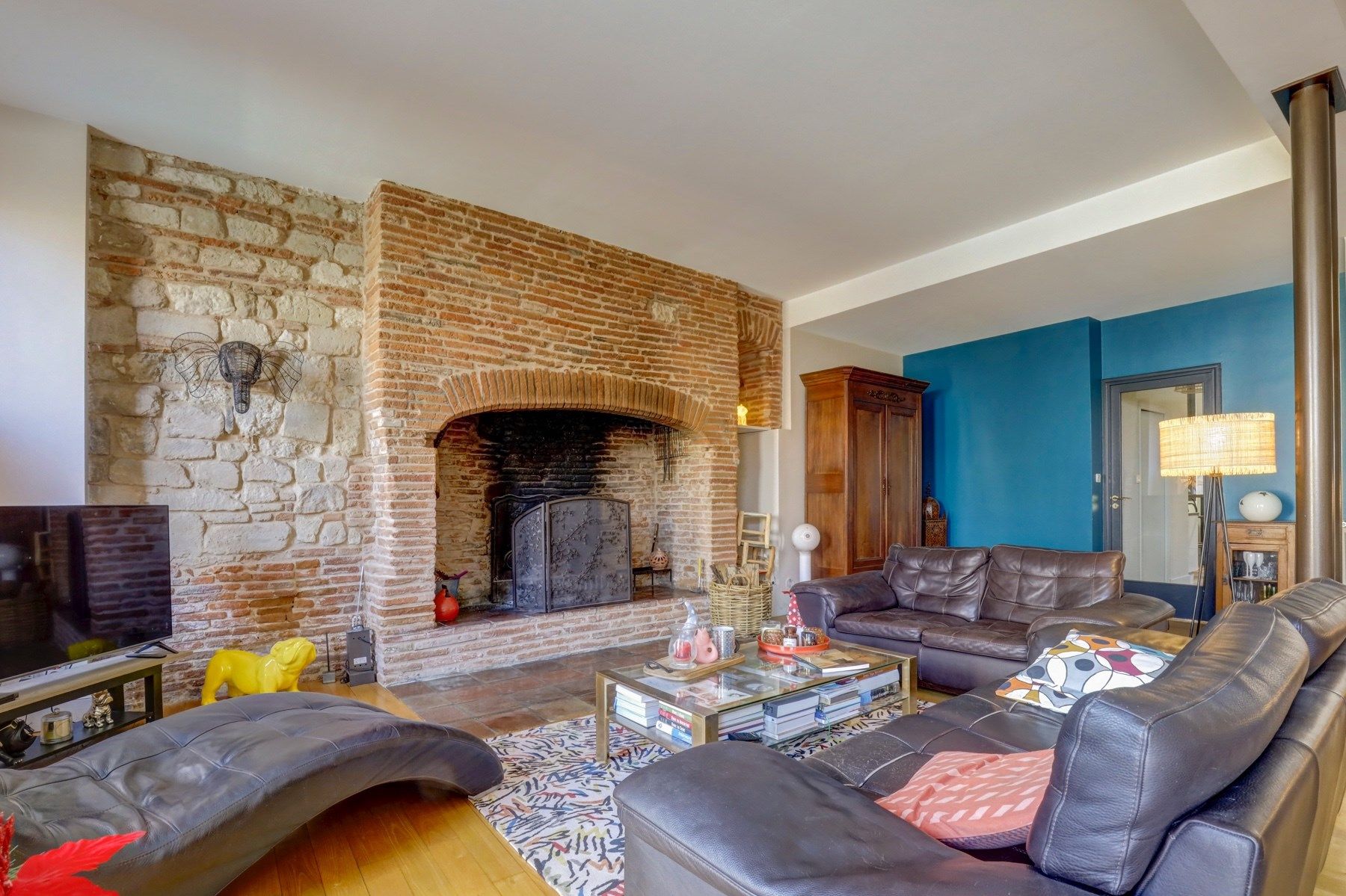 luxury house 5 Rooms for sale on VERFEIL (31590)