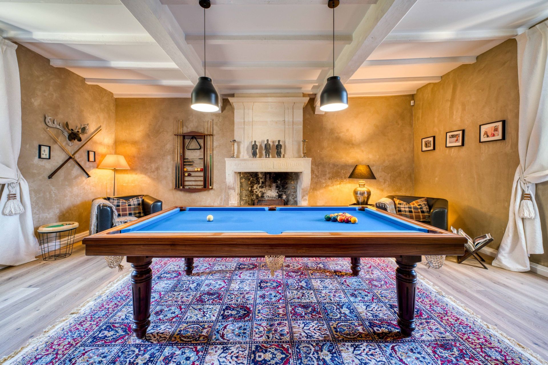 luxury house 12 Rooms for sale on MEURSAC (17120)