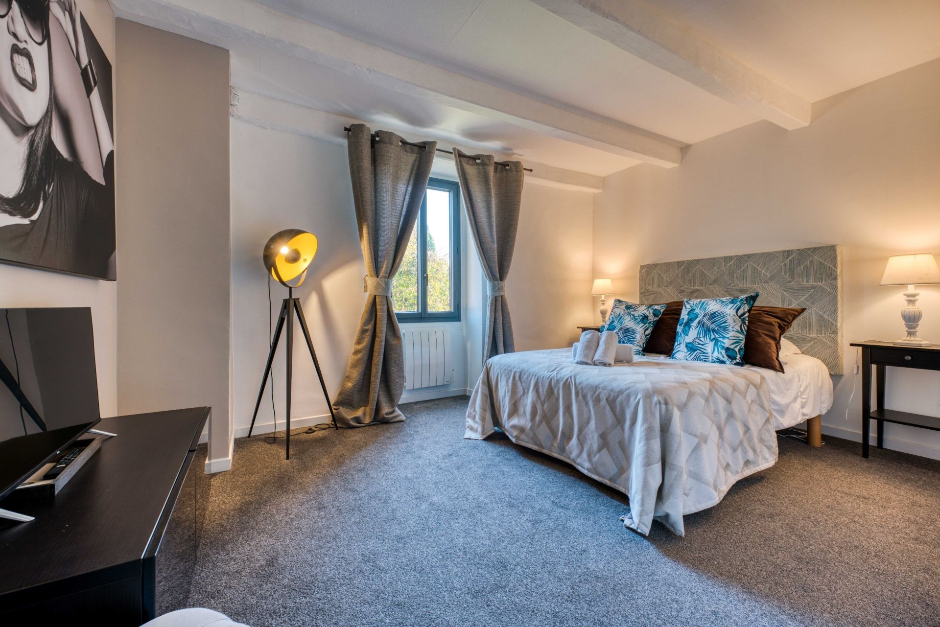 luxury house 12 Rooms for sale on MEURSAC (17120)