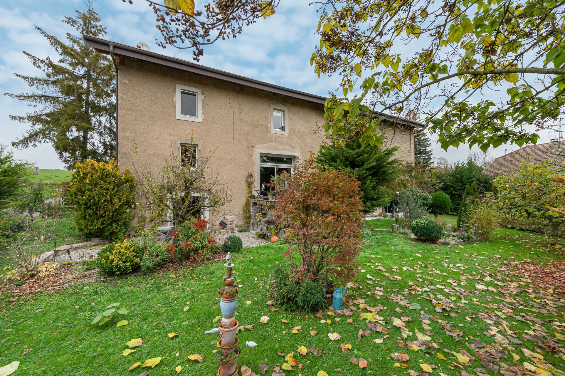 farm complex 5 Rooms for sale on BALLAISON (74140)