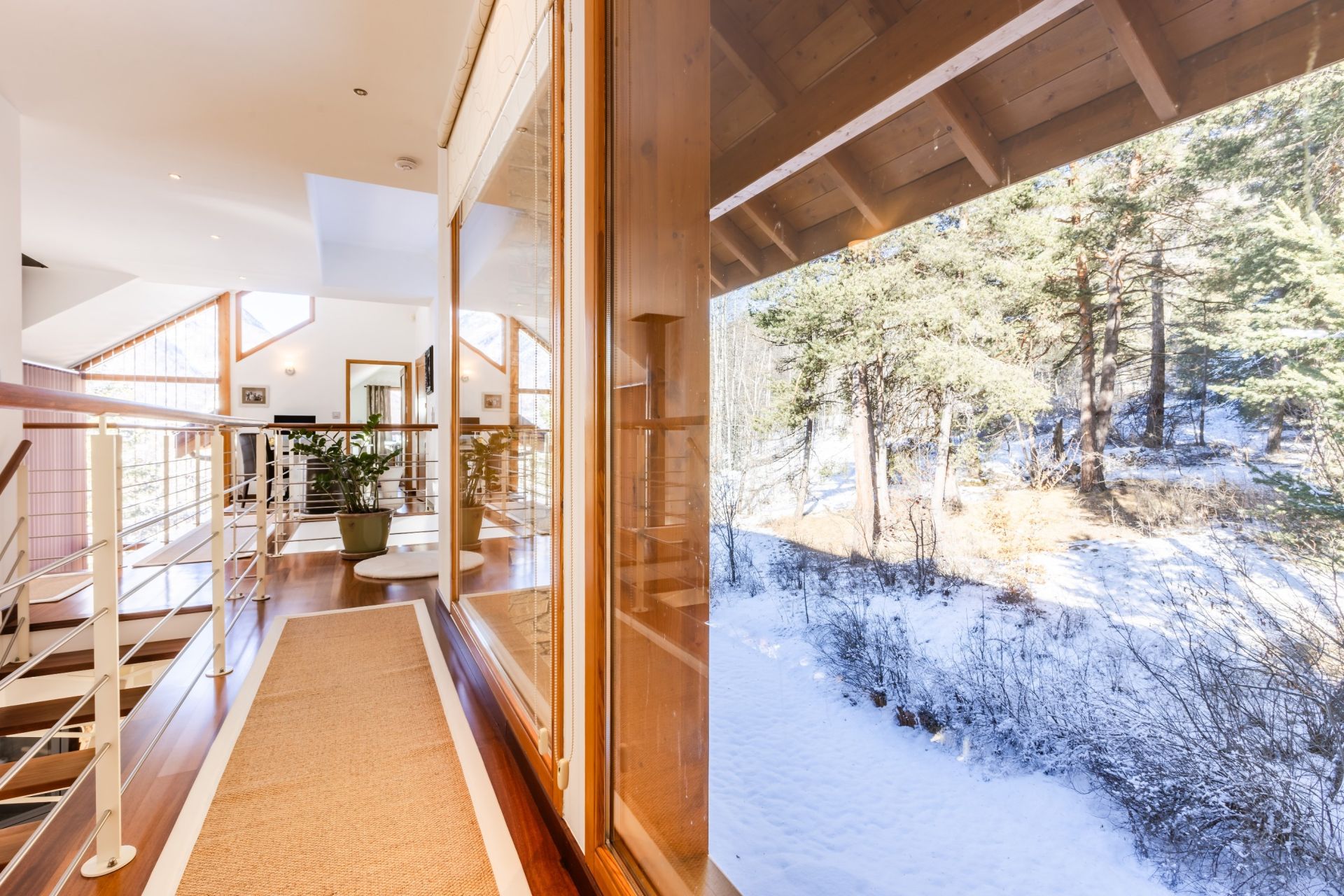 luxury chalet 8 Rooms for sale on LA SALLE LES ALPES (05240)