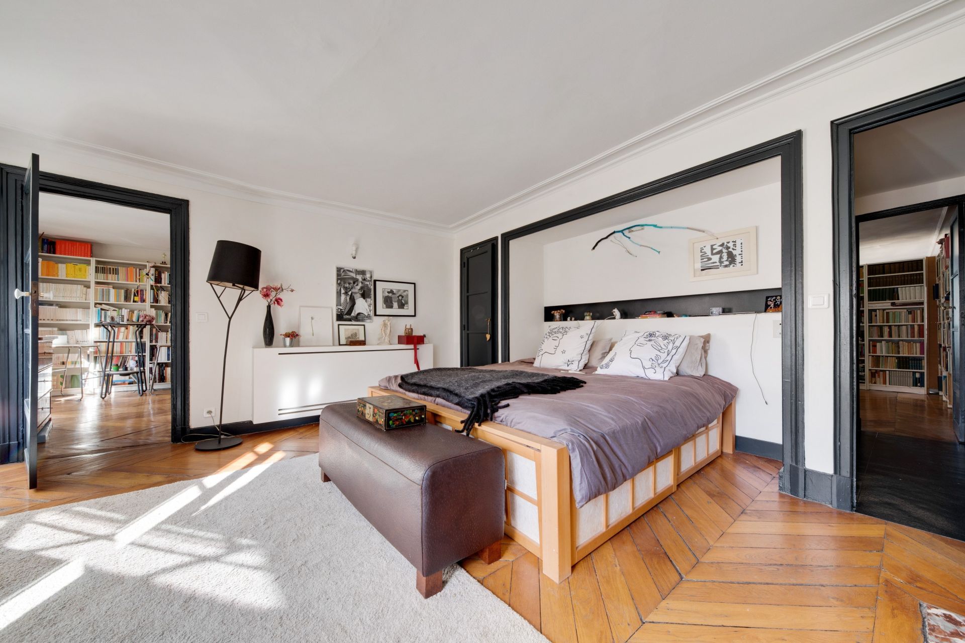 luxury apartment 5 Rooms for sale on Paris (75001)