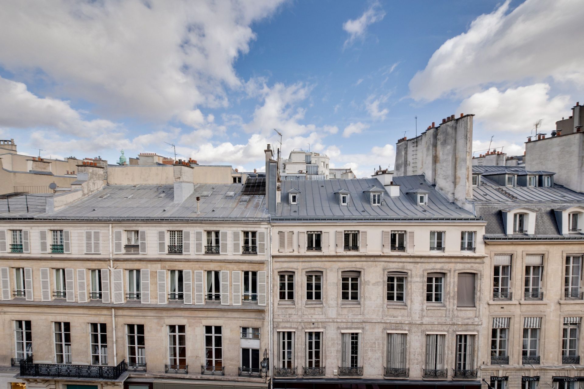 luxury apartment 5 Rooms for sale on Paris (75001)